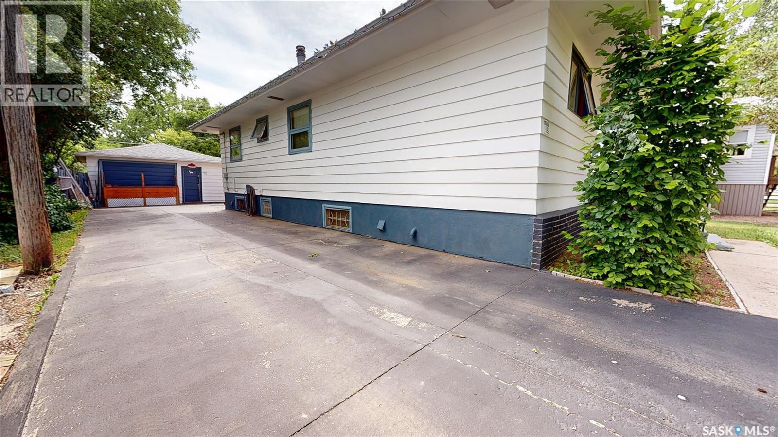 210 Cypress Street, Maple Creek, Saskatchewan  S0N 1N0 - Photo 49 - SK038820