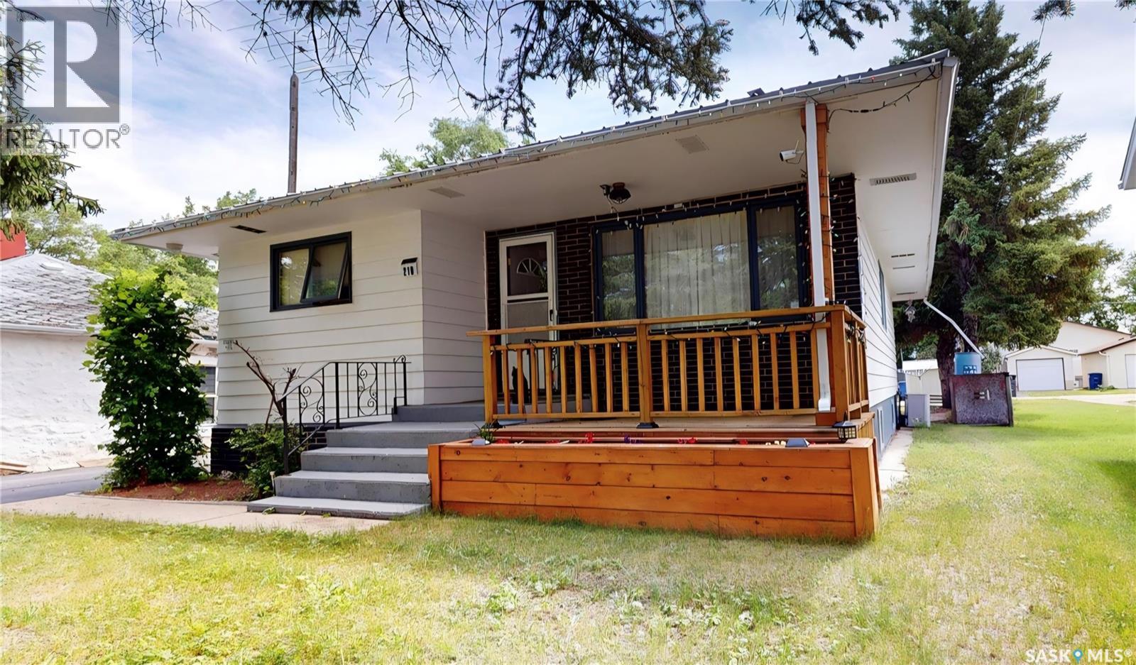 210 Cypress STREET, maple creek, Saskatchewan