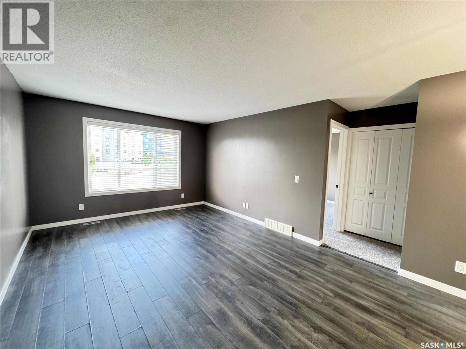 11 5004 James Hill Road, Regina, Saskatchewan  S4W 0E8 - Photo 3 - SK038982