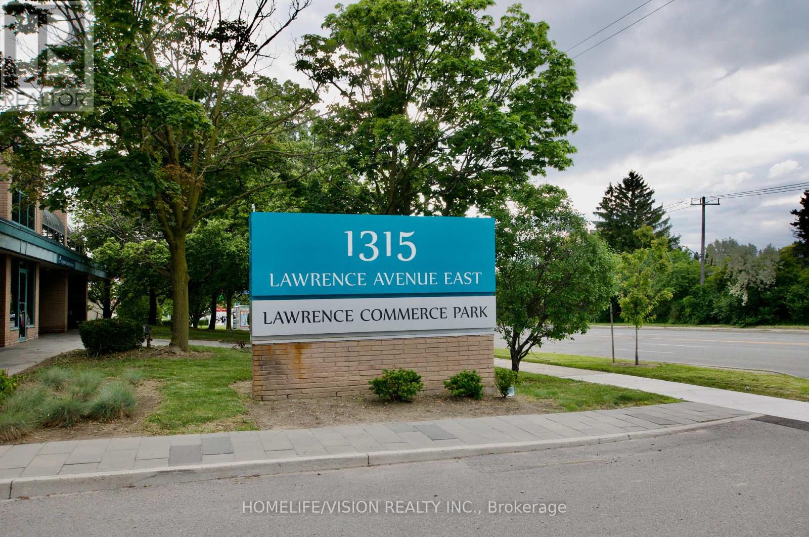 303 - 1315 LAWRENCE AVENUE E, Toronto, Ontario