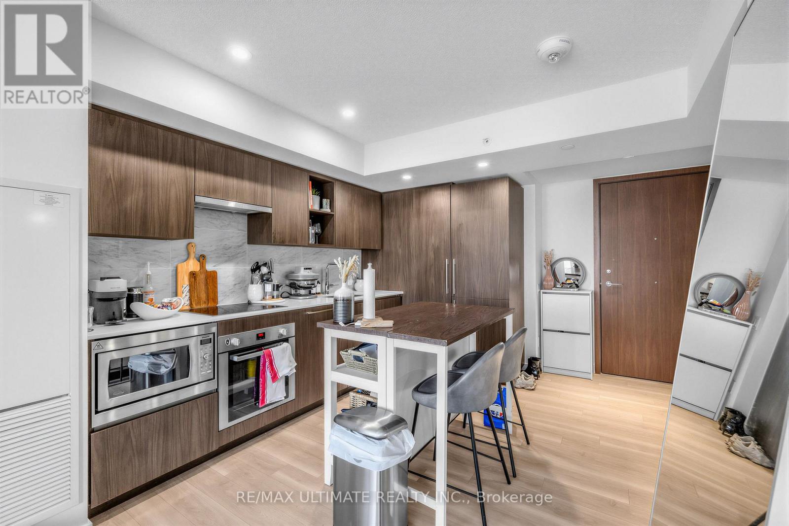 2308 - 17 BATHURST STREET, Toronto, Ontario