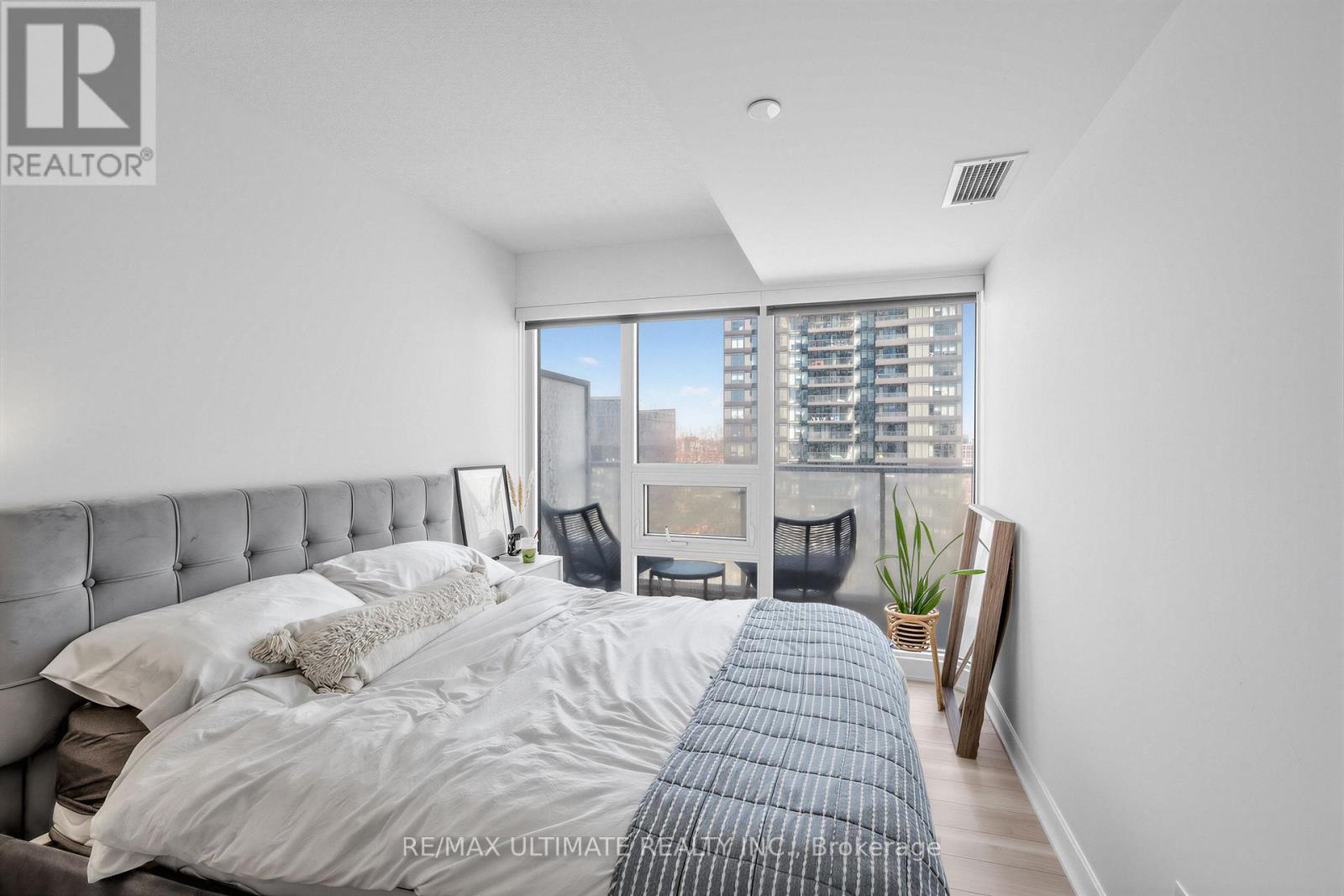 2308 - 17 Bathurst Street, Toronto, Ontario  M5V 0N1 - Photo 16 - C13430360