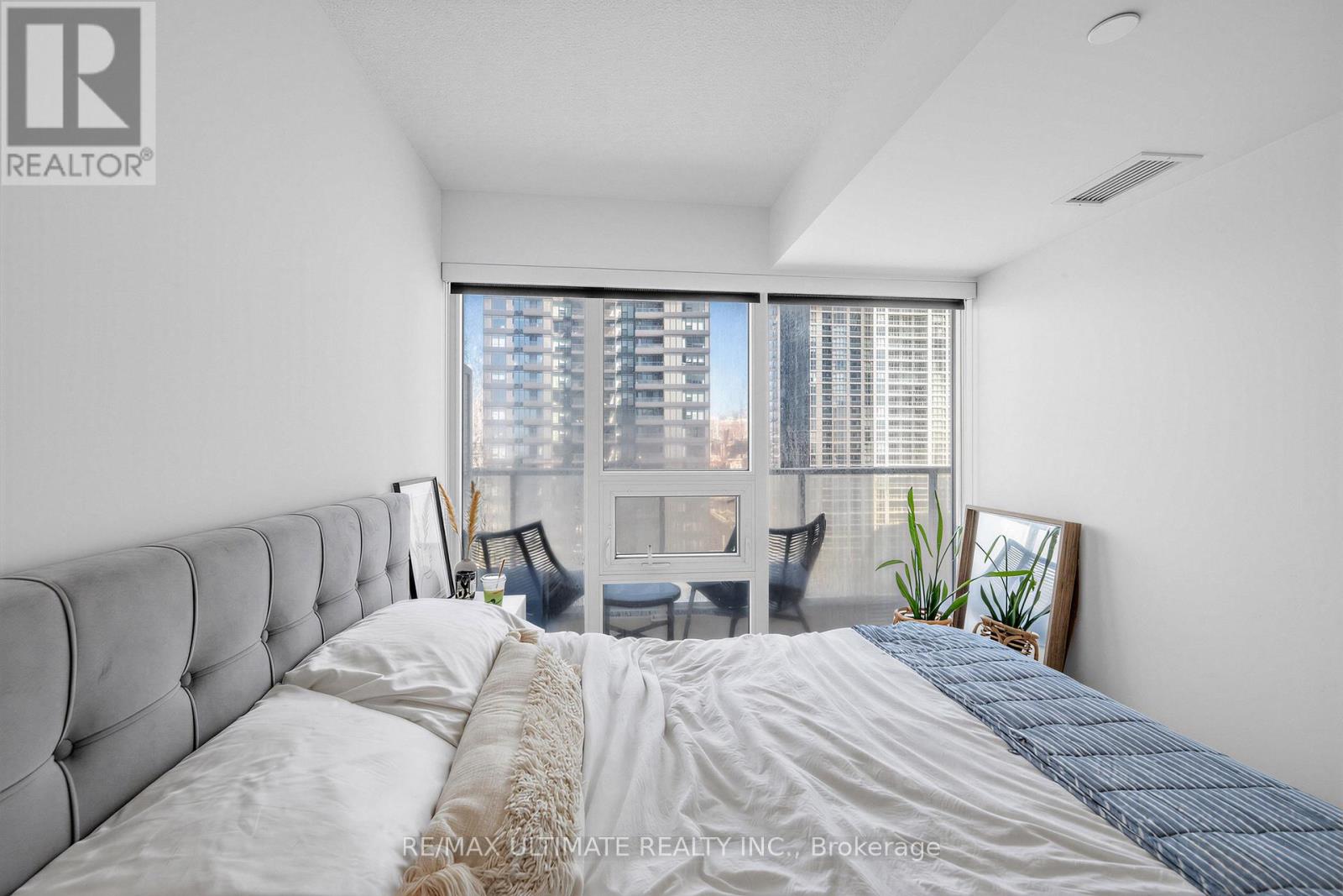 2308 - 17 Bathurst Street, Toronto, Ontario  M5V 0N1 - Photo 18 - C13430360