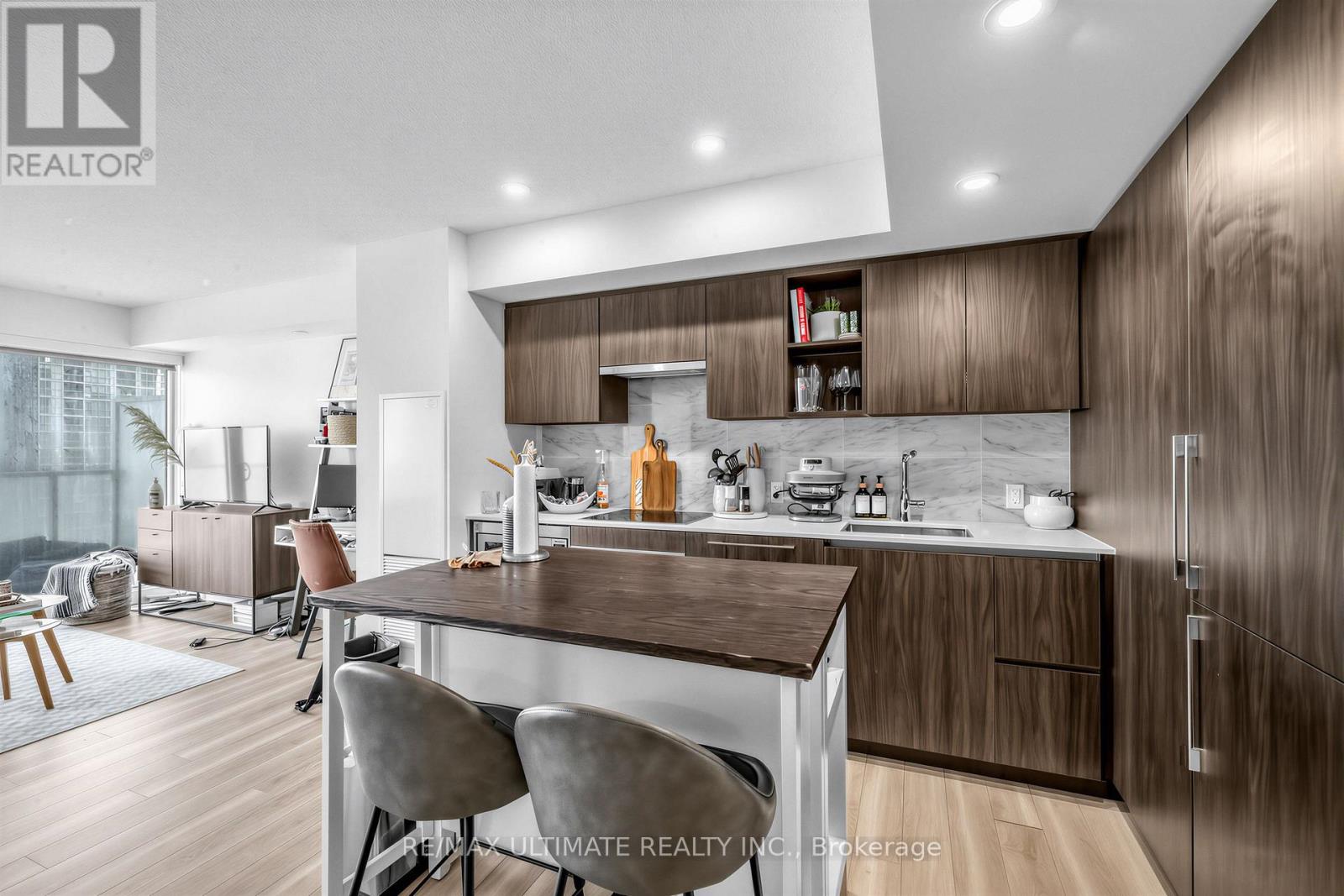 2308 - 17 Bathurst Street, Toronto, Ontario  M5V 0N1 - Photo 5 - C13430360