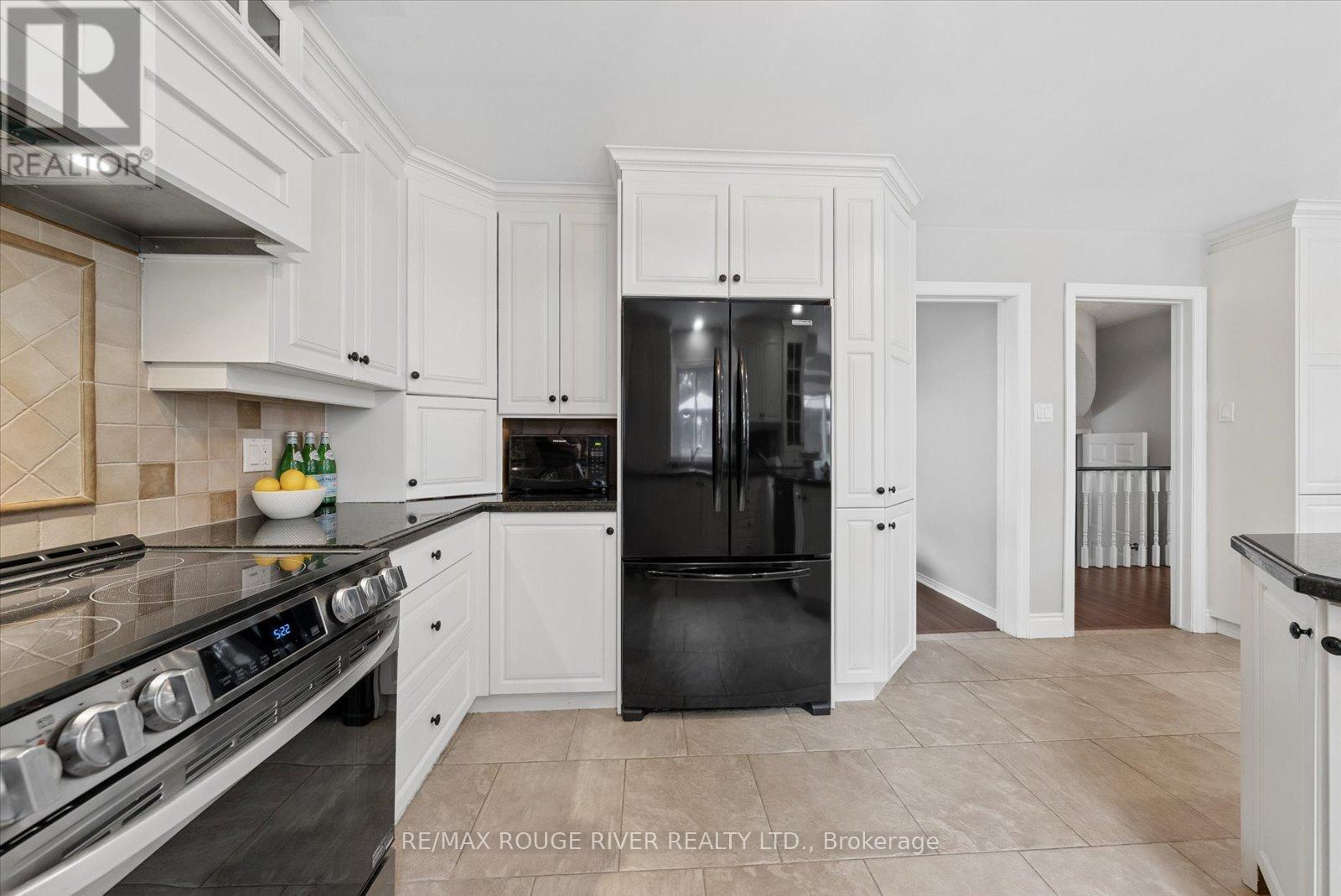 6 Snowden Court, Clarington, Ontario  L1B 1E7 - Photo 11 - E13430280