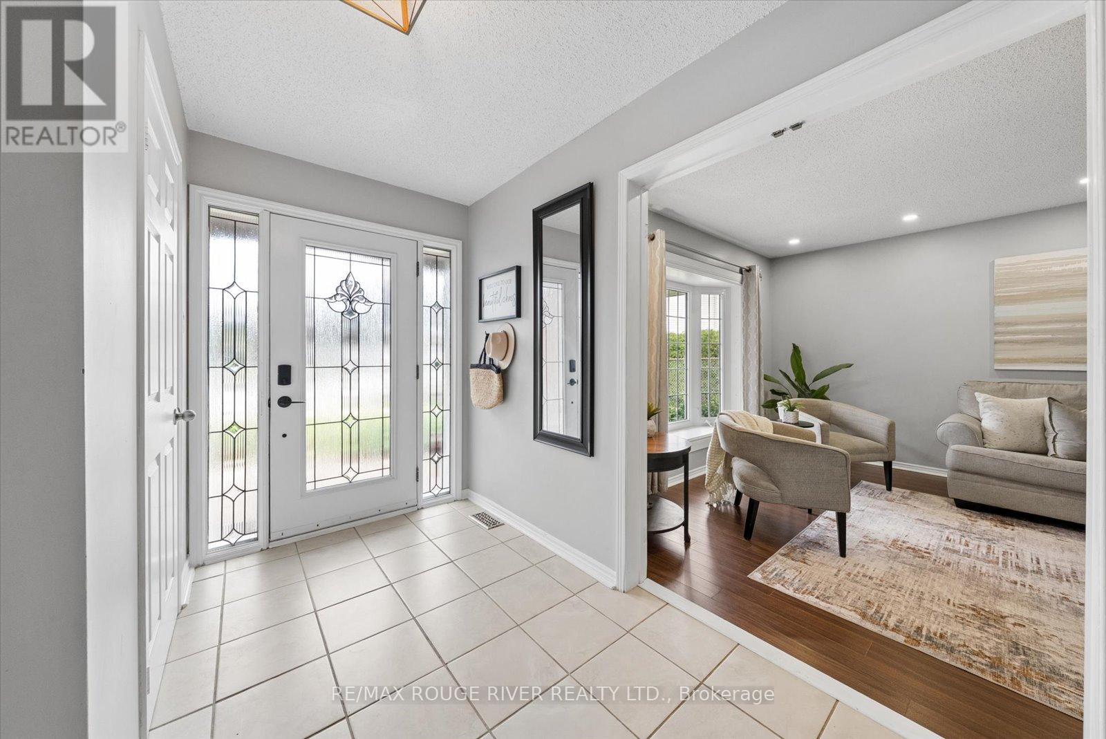 6 Snowden Court, Clarington, Ontario  L1B 1E7 - Photo 3 - E13430280