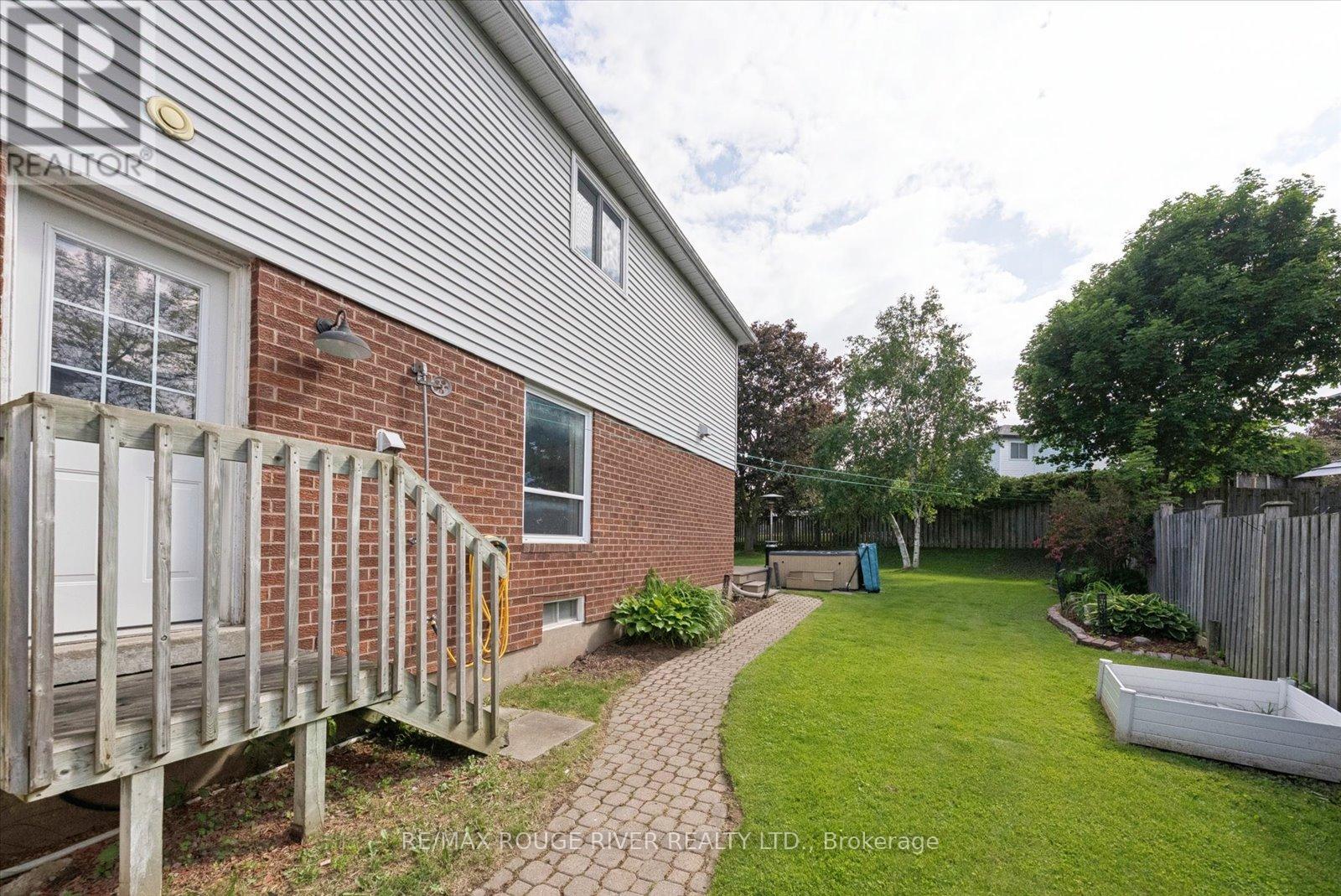 6 Snowden Court, Clarington, Ontario  L1B 1E7 - Photo 34 - E13430280