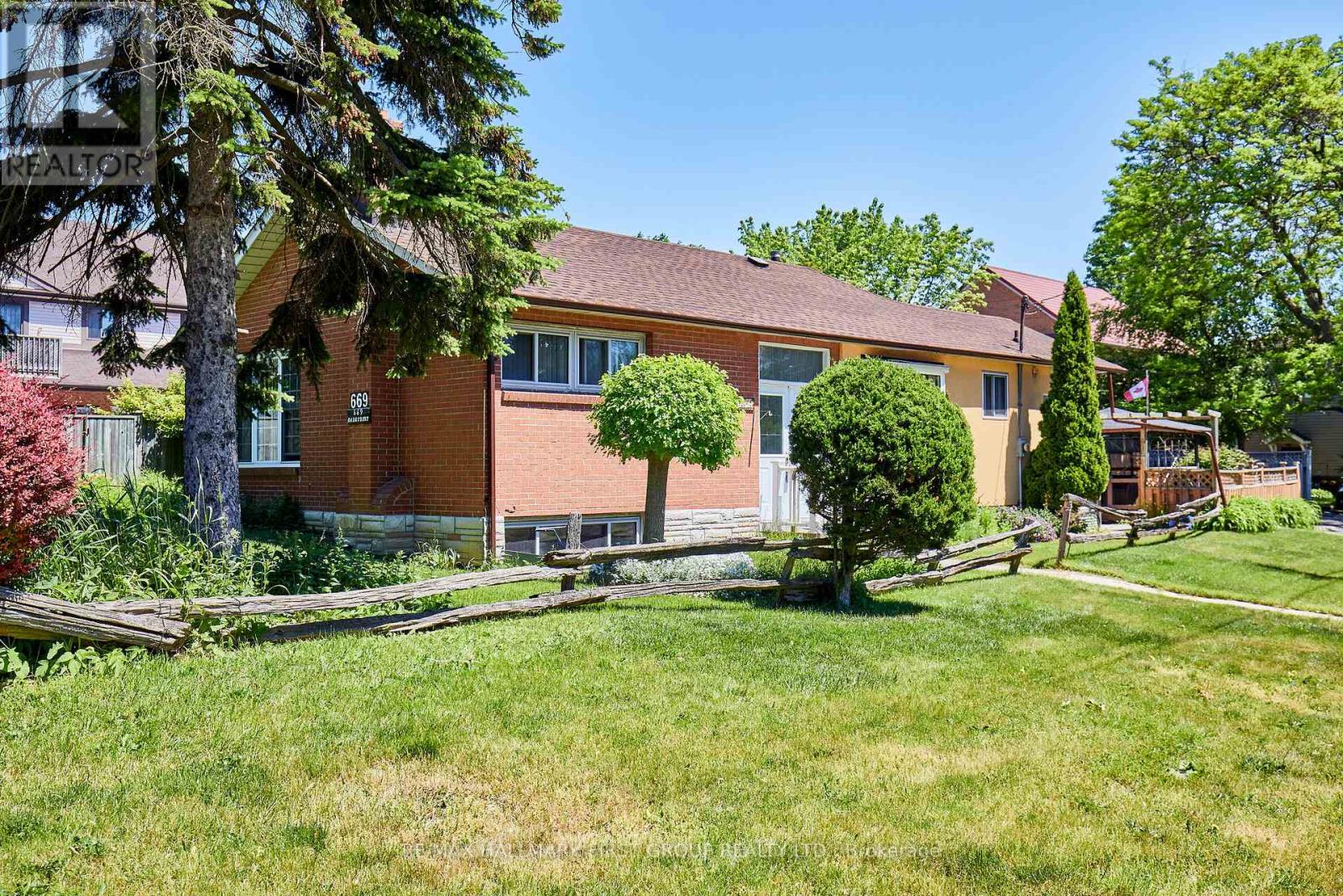 669 Marksbury Road, Pickering, Ontario  L1W 2T3 - Photo 2 - E13430402
