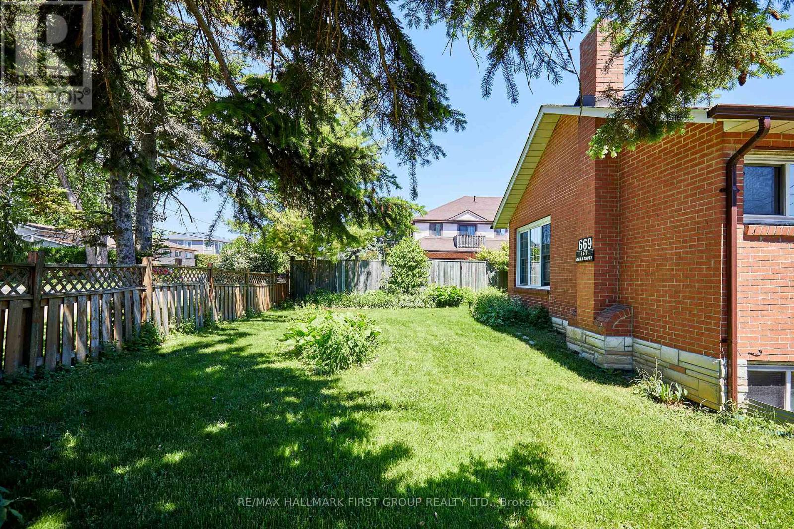 669 Marksbury Road, Pickering, Ontario  L1W 2T3 - Photo 38 - E13430402