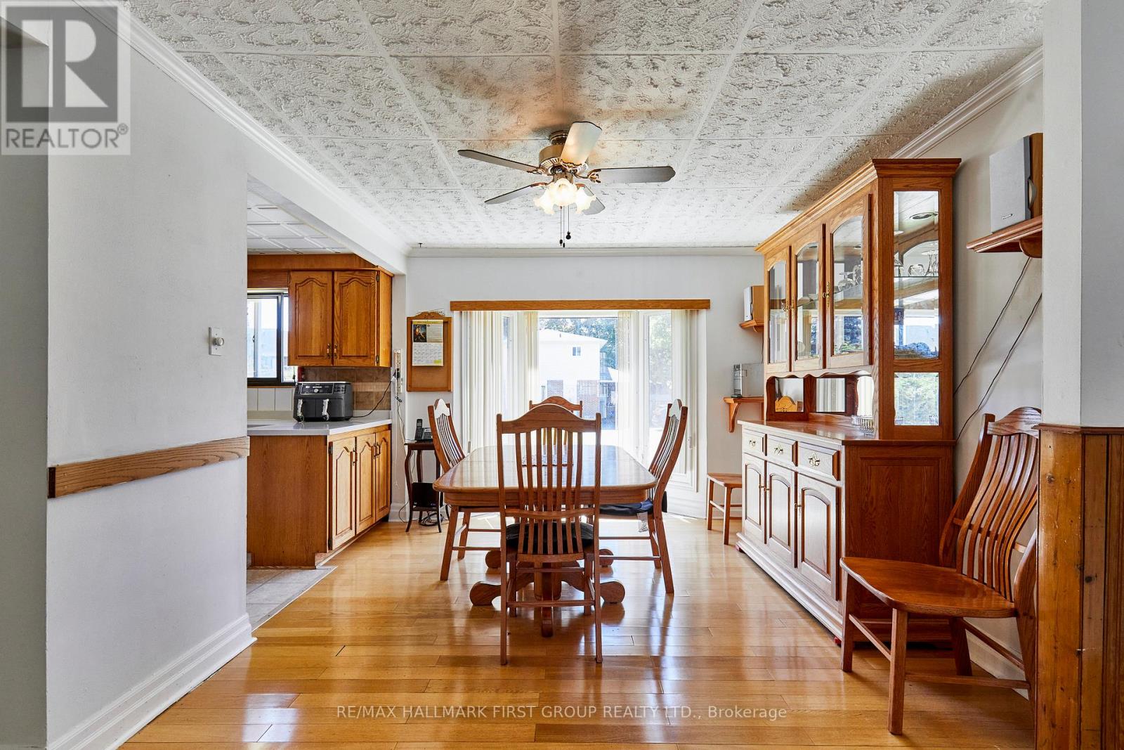 669 Marksbury Road, Pickering, Ontario  L1W 2T3 - Photo 8 - E13430402