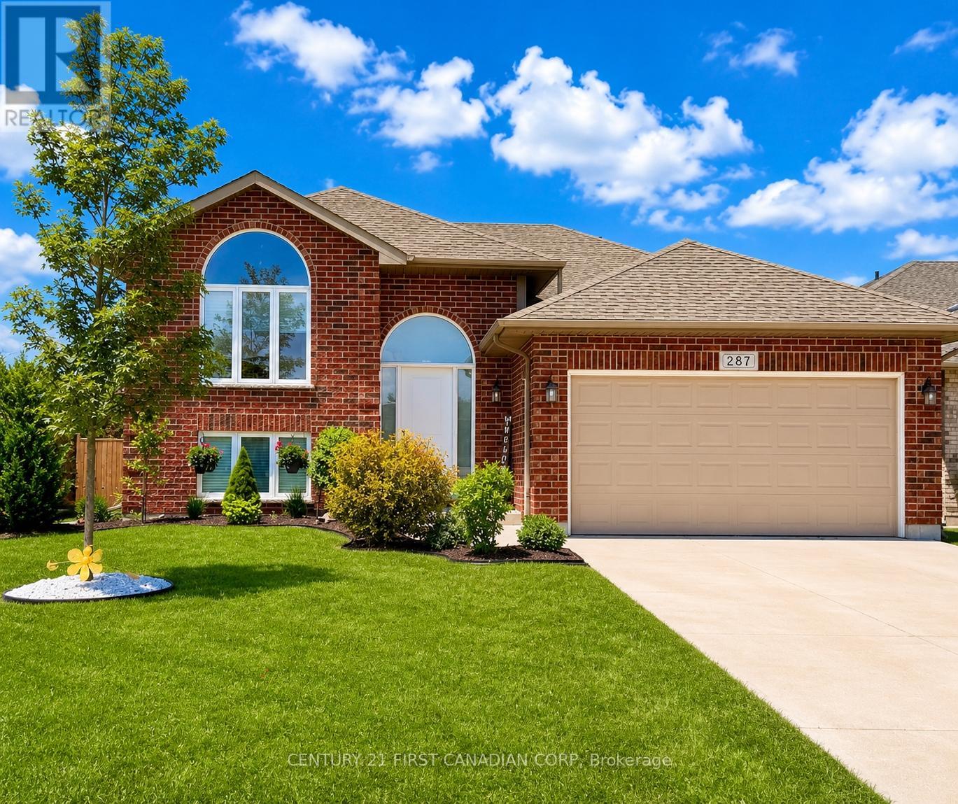 287 Evergreen Trail, Petrolia, Ontario  N0N 1R0 - Photo 1 - X13430788