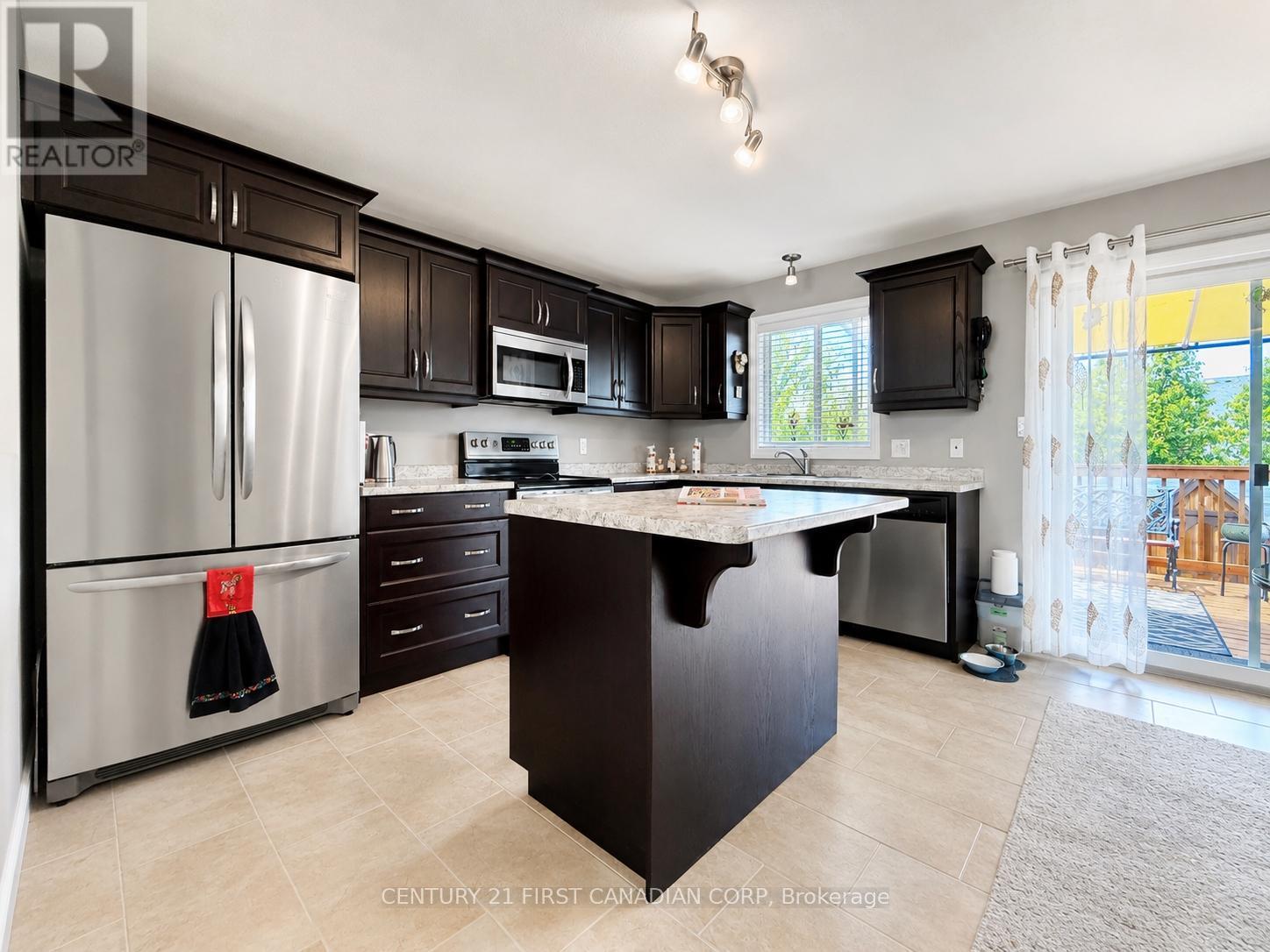 287 Evergreen Trail, Petrolia, Ontario  N0N 1R0 - Photo 12 - X13430788