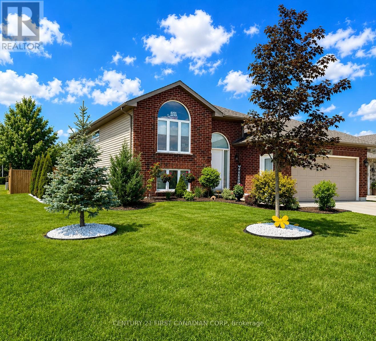 287 Evergreen Trail, Petrolia, Ontario  N0N 1R0 - Photo 2 - X13430788