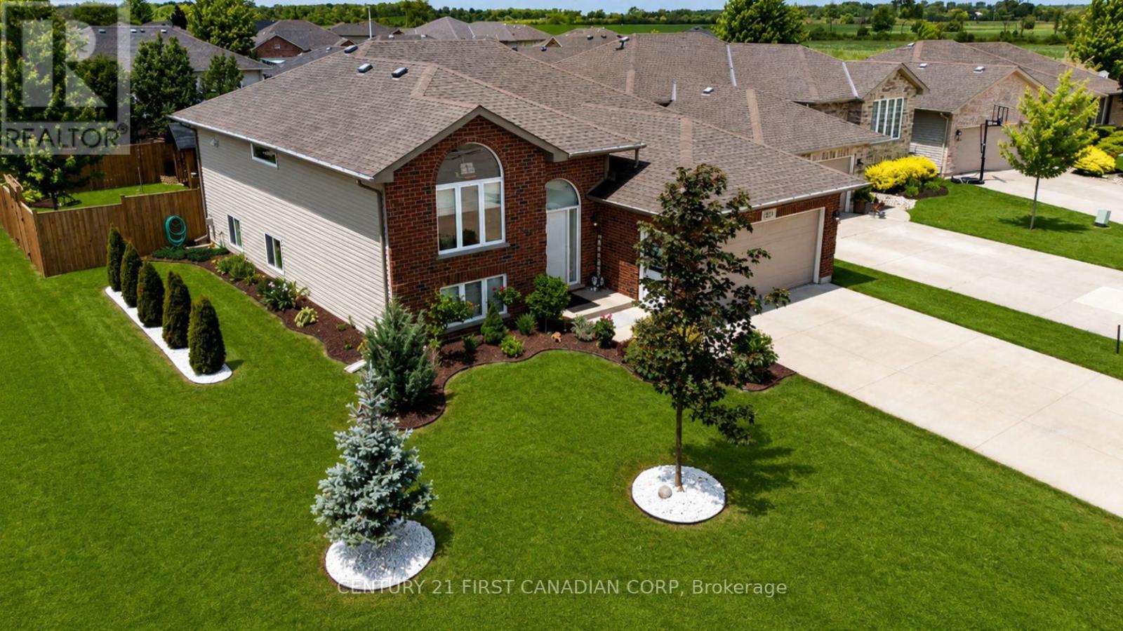 287 Evergreen Trail, Petrolia, Ontario  N0N 1R0 - Photo 3 - X13430788