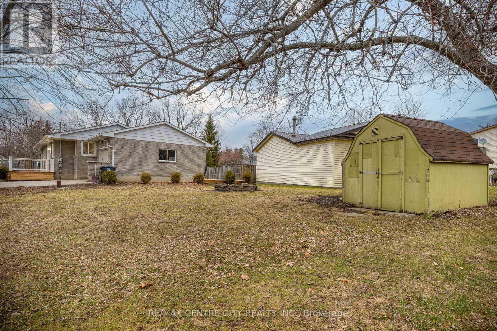 42606 Johnathon Street, Central Elgin, Ontario  N0L 2L0 - Photo 1 - X13430792