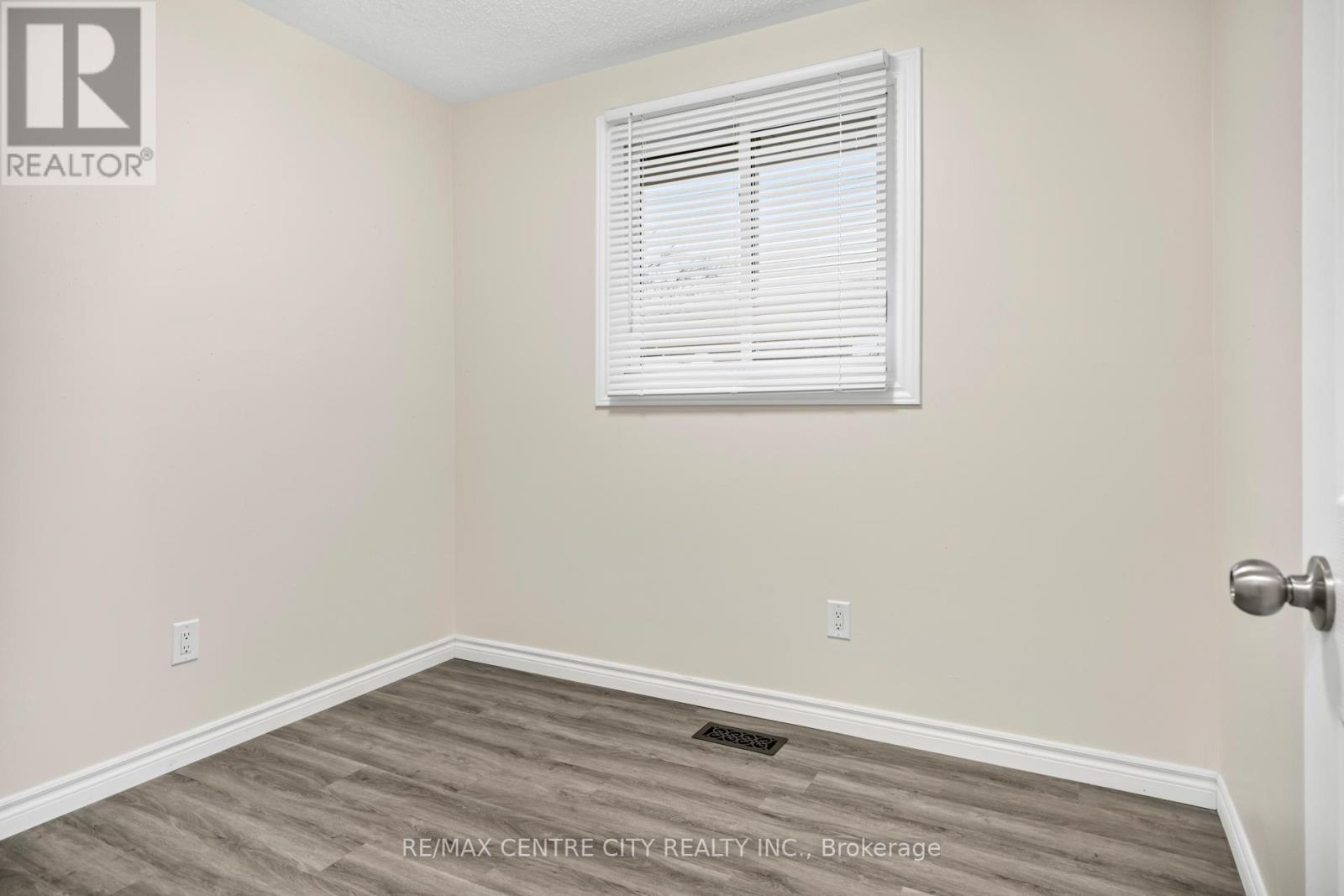 42606 Johnathon Street, Central Elgin, Ontario  N0L 2L0 - Photo 20 - X13430792