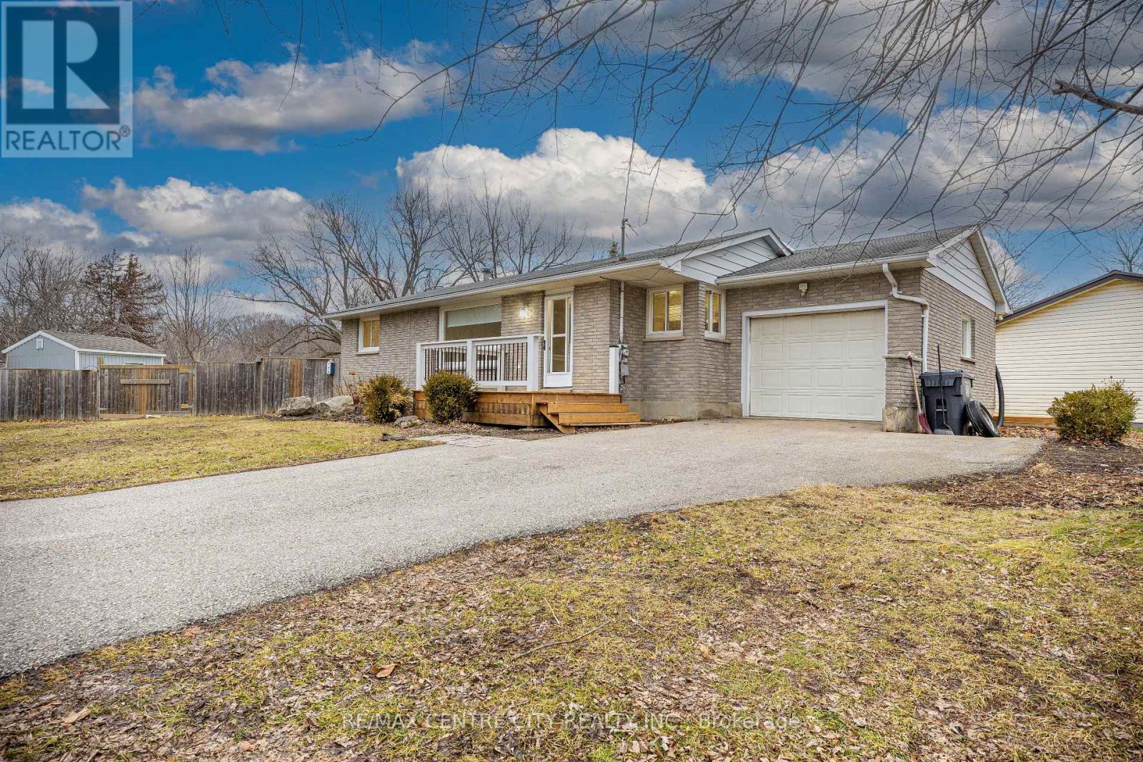 42606 Johnathon Street, Central Elgin, Ontario  N0L 2L0 - Photo 3 - X13430792