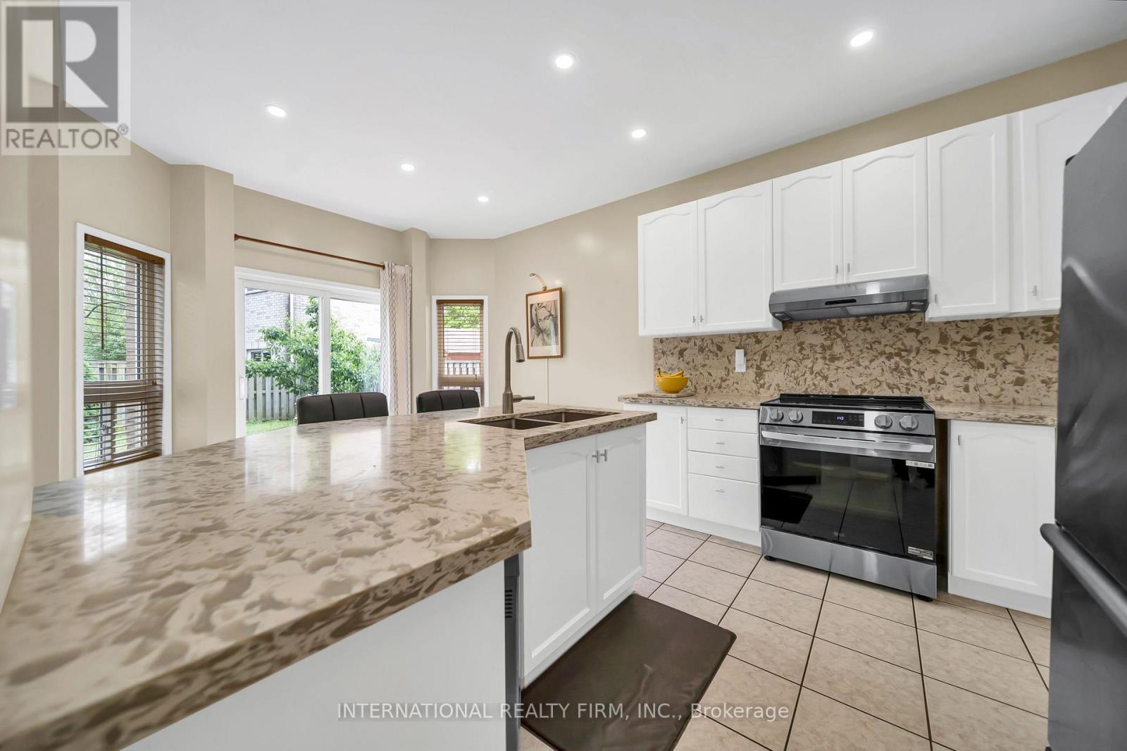45 Naughton Drive, Richmond Hill, Ontario  L4C 0R2 - Photo 24 - N13430326