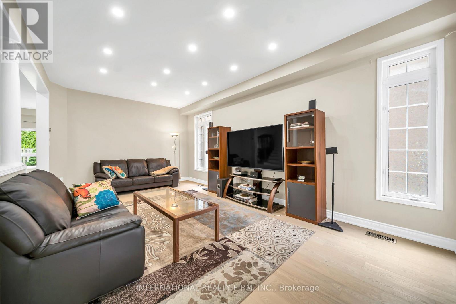 45 Naughton Drive, Richmond Hill, Ontario  L4C 0R2 - Photo 8 - N13430326