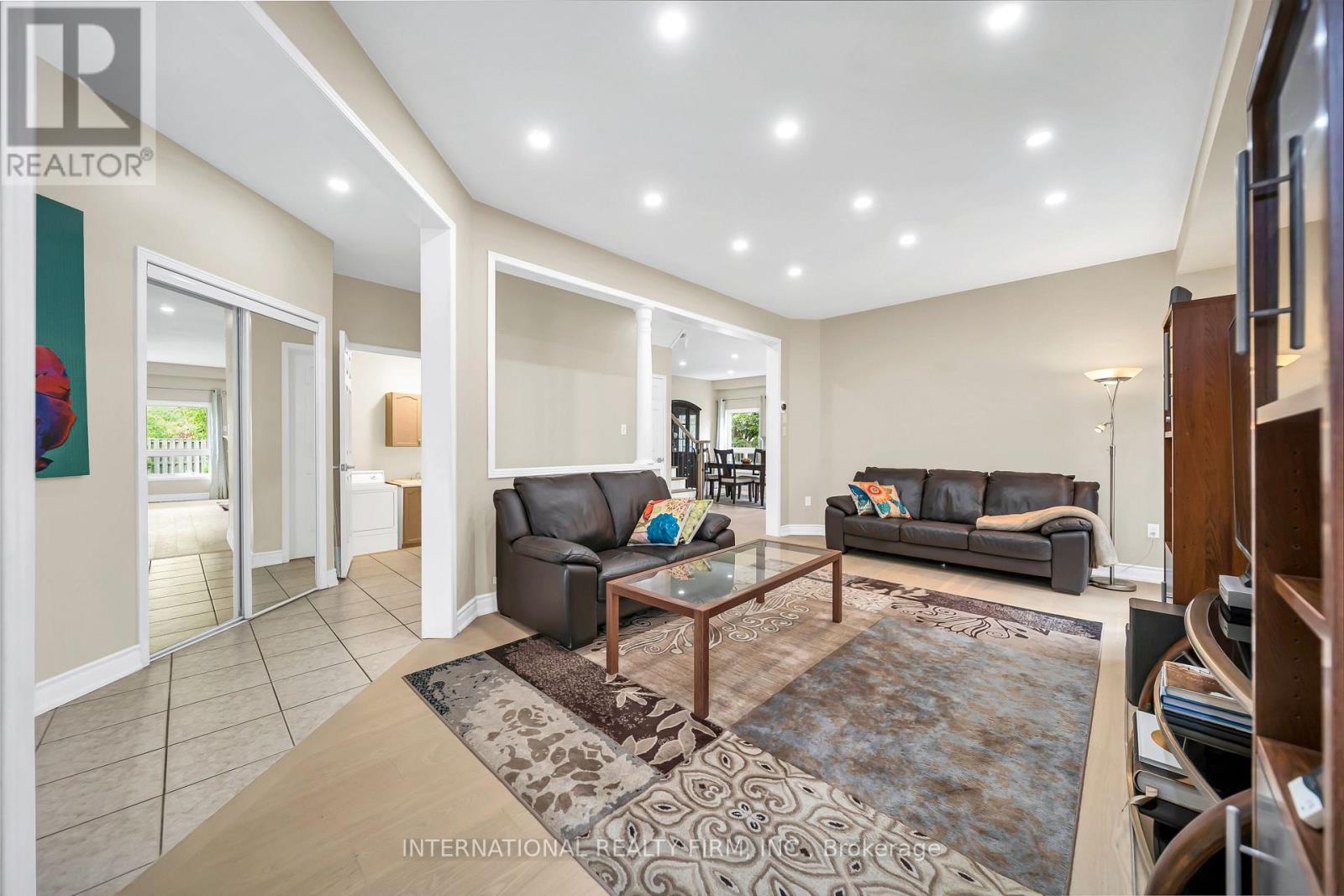 45 Naughton Drive, Richmond Hill, Ontario  L4C 0R2 - Photo 9 - N13430326