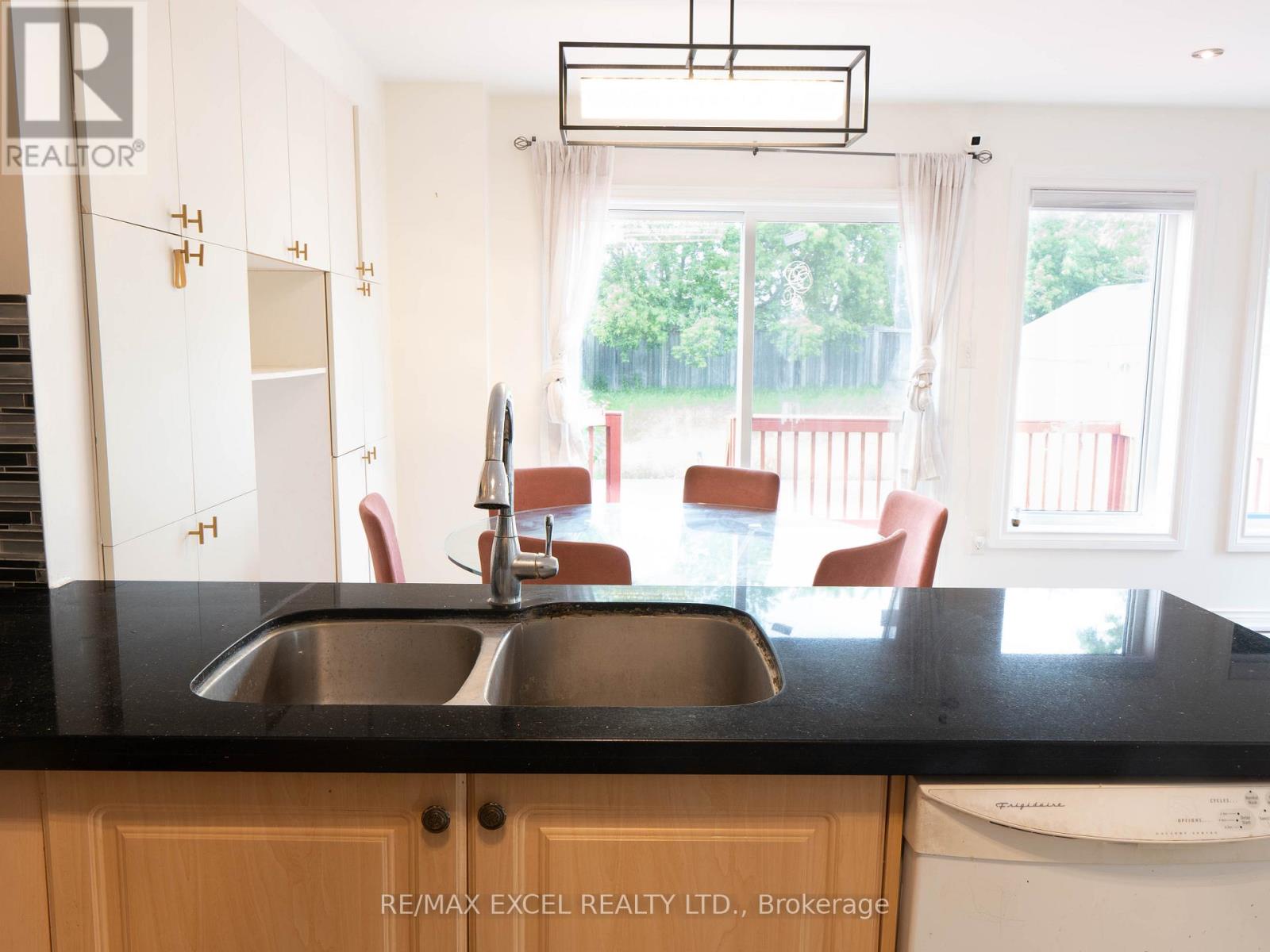 118 Redkey Drive, Markham, Ontario  L3S 4R6 - Photo 10 - N13430362