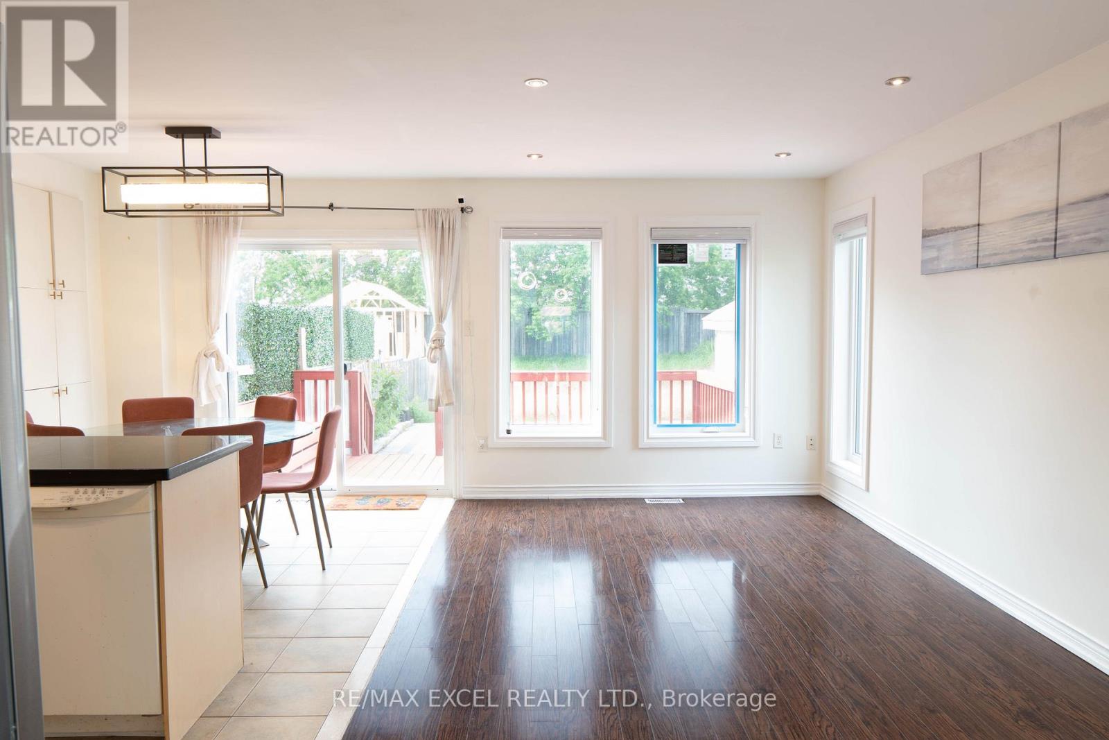 118 Redkey Drive, Markham, Ontario  L3S 4R6 - Photo 4 - N13430362