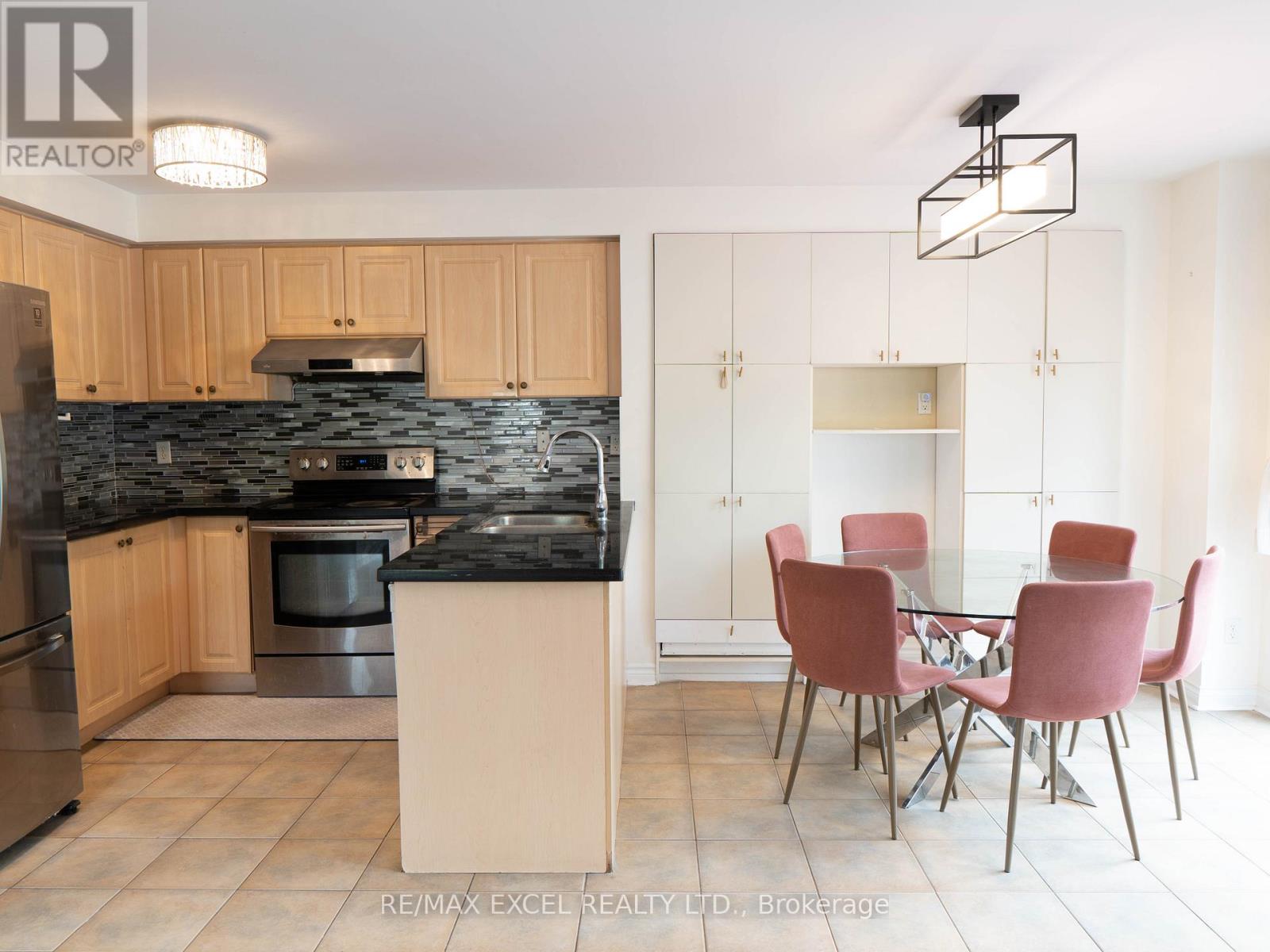 118 Redkey Drive, Markham, Ontario  L3S 4R6 - Photo 6 - N13430362