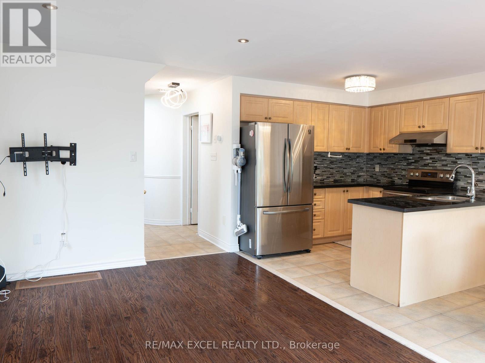 118 Redkey Drive, Markham, Ontario  L3S 4R6 - Photo 7 - N13430362
