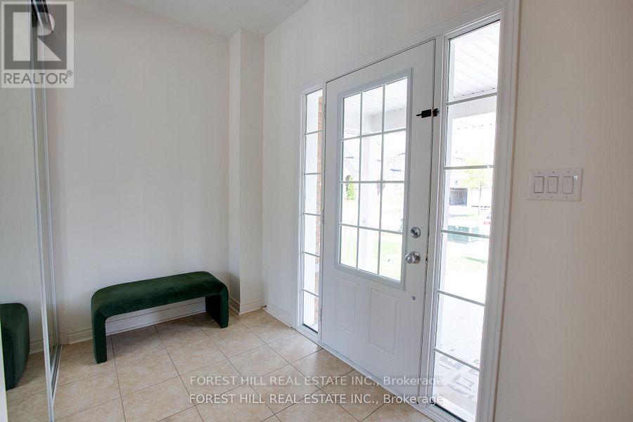 187 Armstrong Crescent, Bradford West Gwillimbury, Ontario  L3Z 0L3 - Photo 4 - N13430370