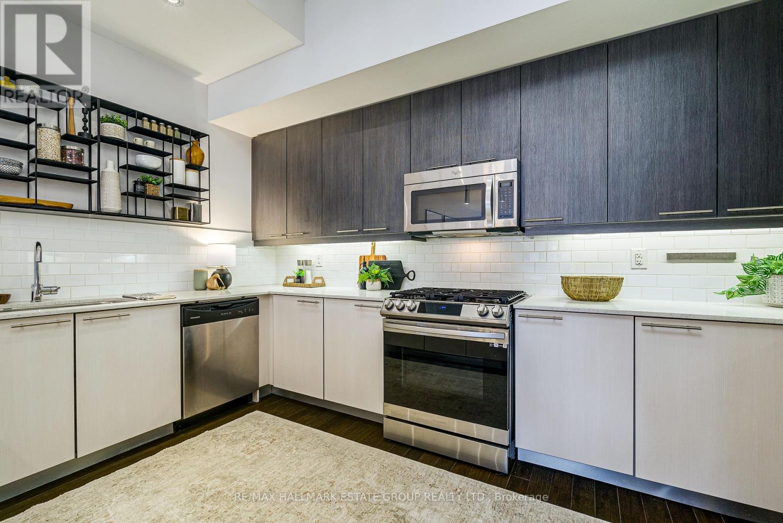 3 - 41 Verral Avenue, Toronto, Ontario  M4M 2R3 - Photo 6 - E13425282