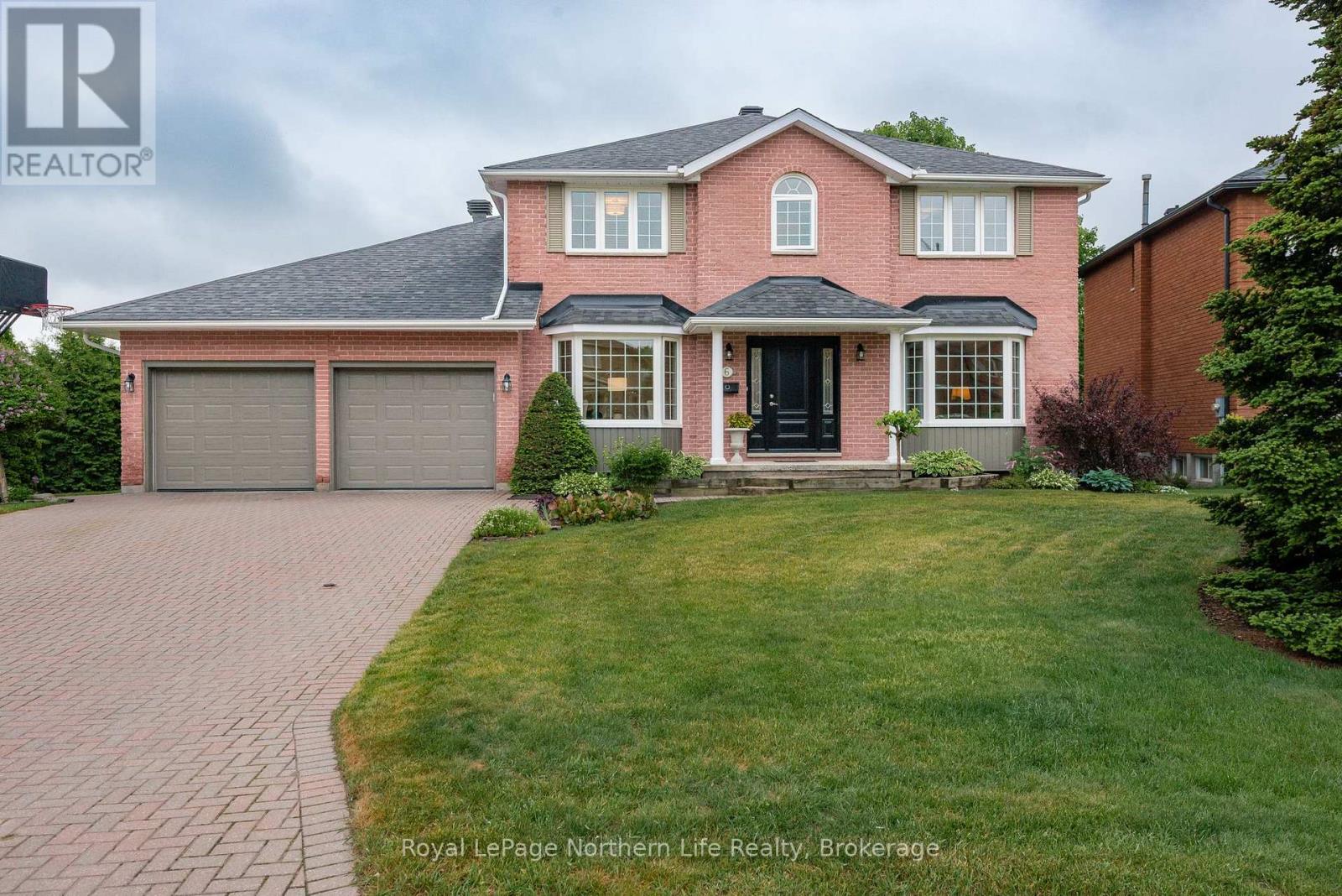 6 ROBINHOOD COURT, North Bay, Ontario
