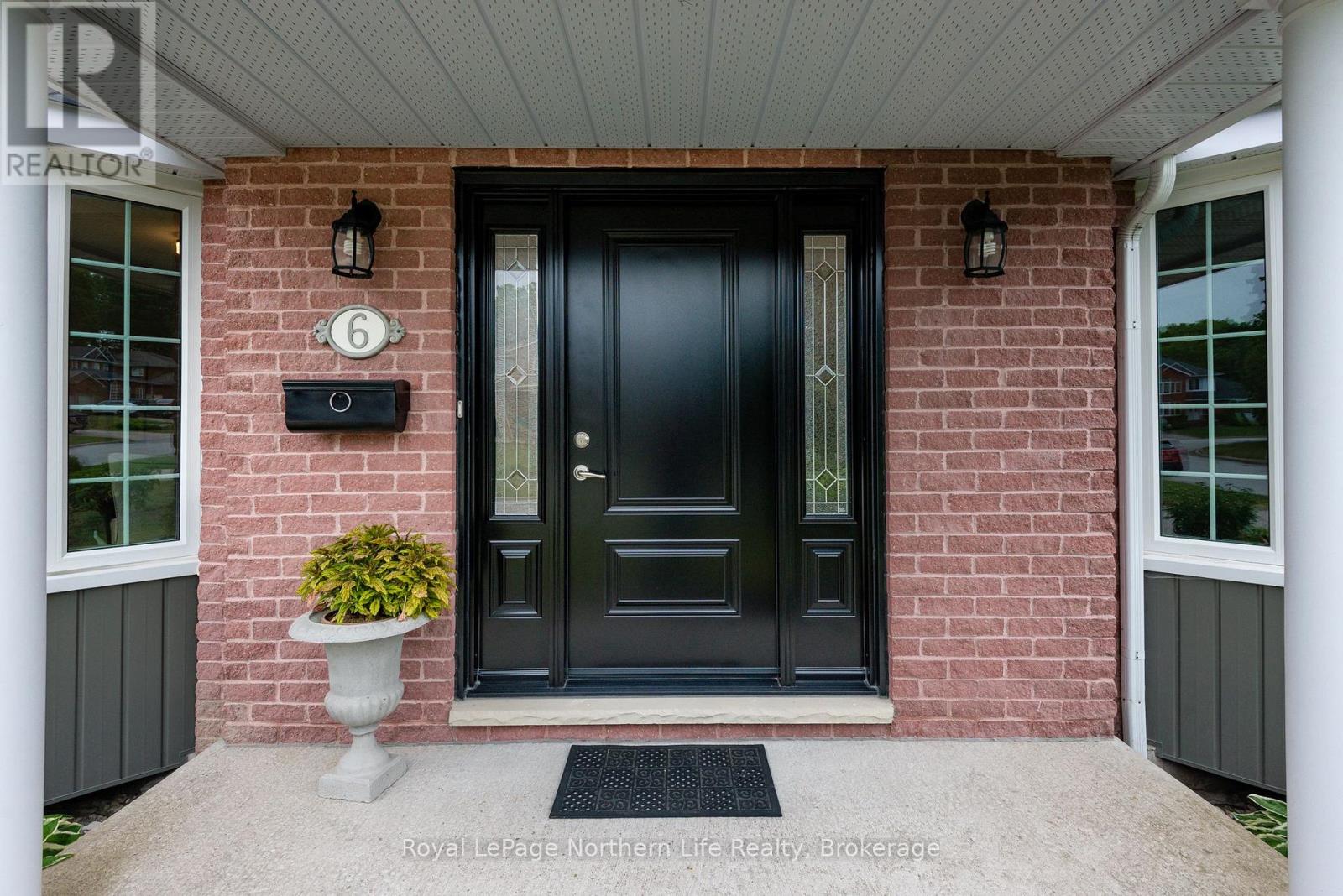 6 Robinhood Court, North Bay, Ontario  P1C 1L6 - Photo 4 - X13430756