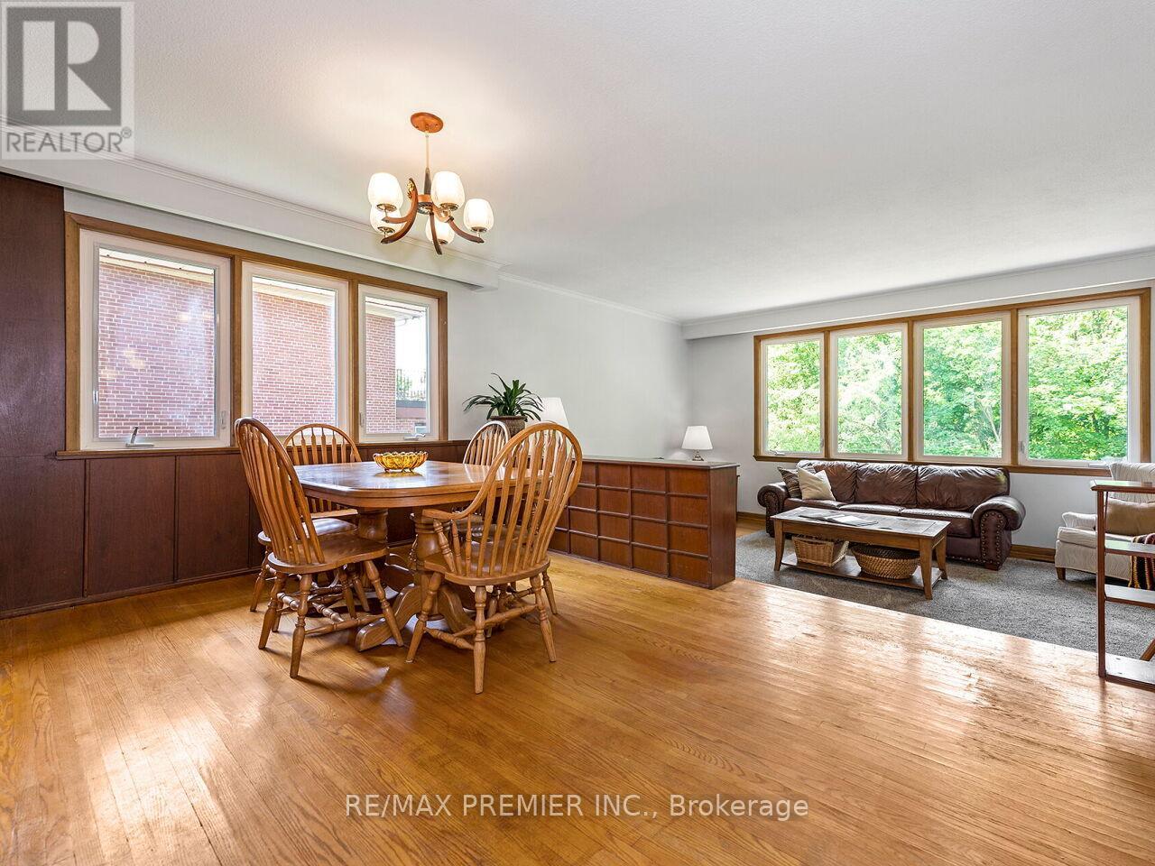 41 Florida Crescent, Toronto, Ontario  M9M 1P4 - Photo 5 - W13430318