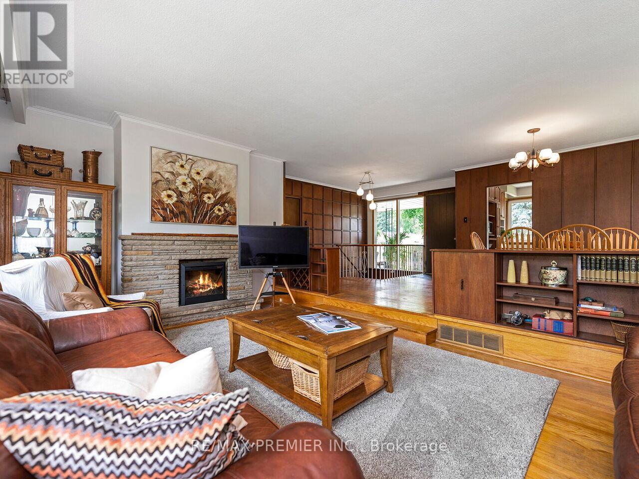 41 Florida Crescent, Toronto, Ontario  M9M 1P4 - Photo 7 - W13430318