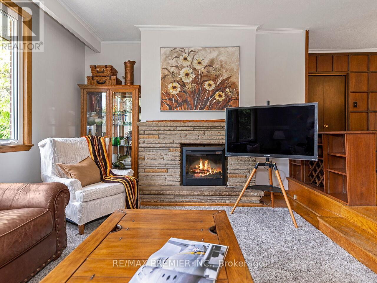 41 Florida Crescent, Toronto, Ontario  M9M 1P4 - Photo 8 - W13430318