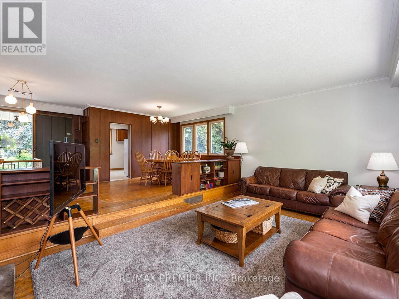 41 Florida Crescent, Toronto, Ontario  M9M 1P4 - Photo 9 - W13430318