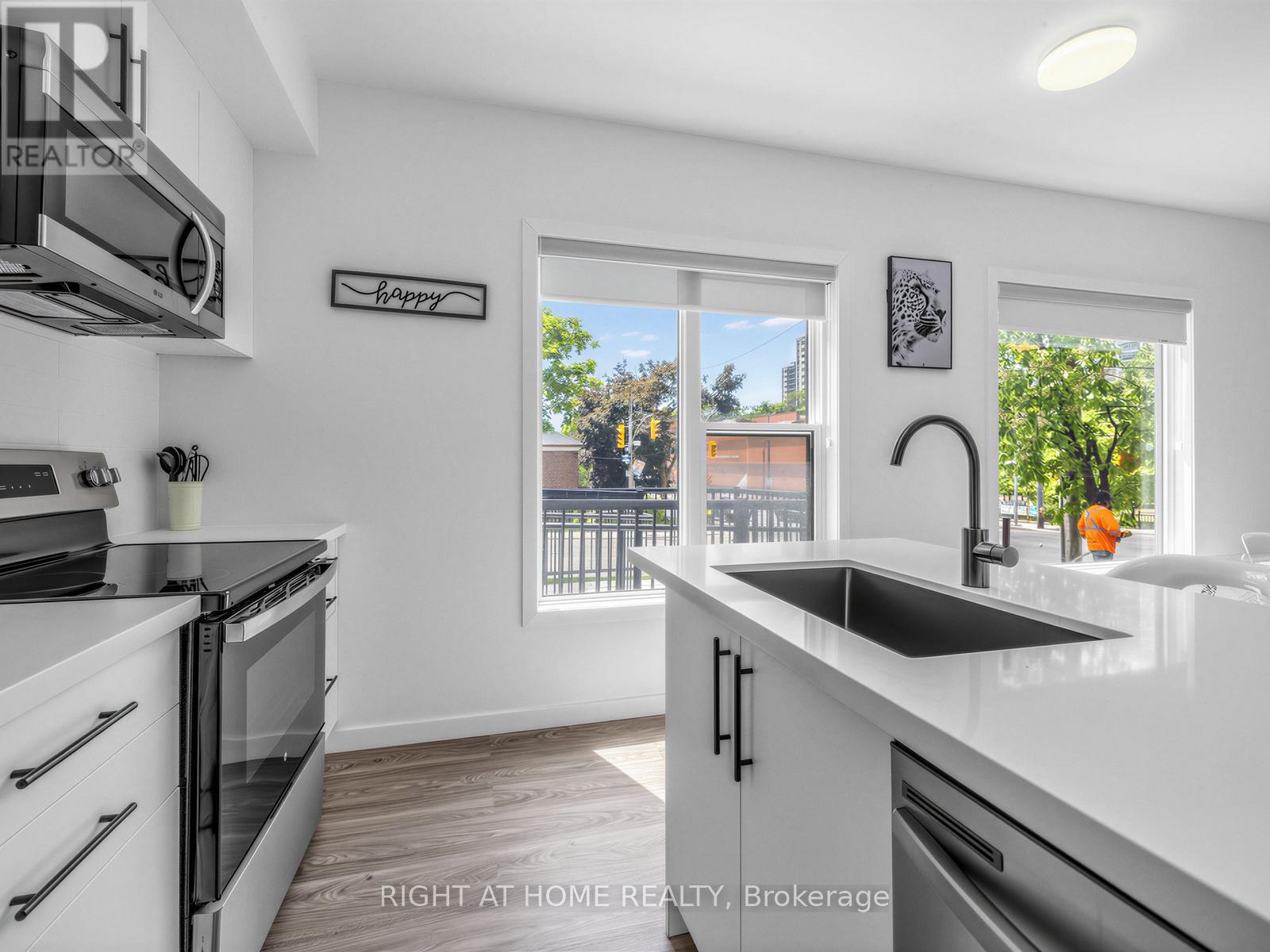 #5 - 148 Glenlake Avenue, Toronto, Ontario  M6P 1E7 - Photo 11 - W13430388