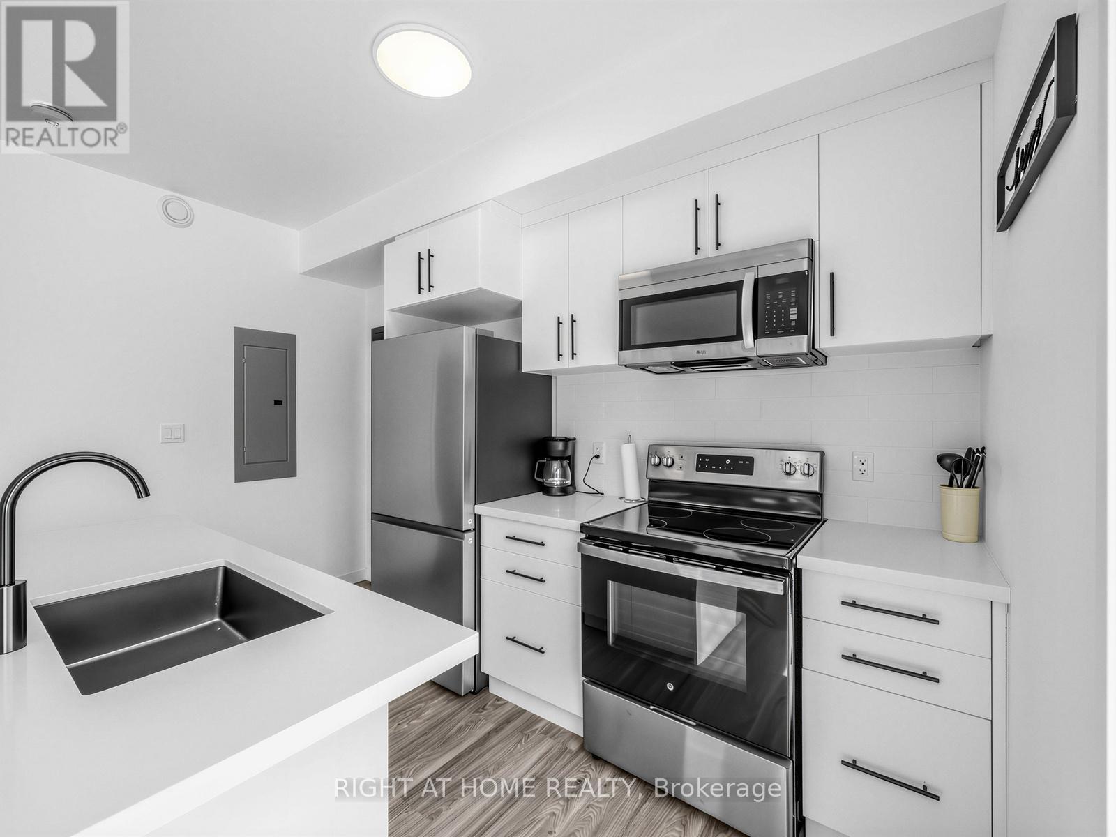 #5 - 148 Glenlake Avenue, Toronto, Ontario  M6P 1E7 - Photo 13 - W13430388