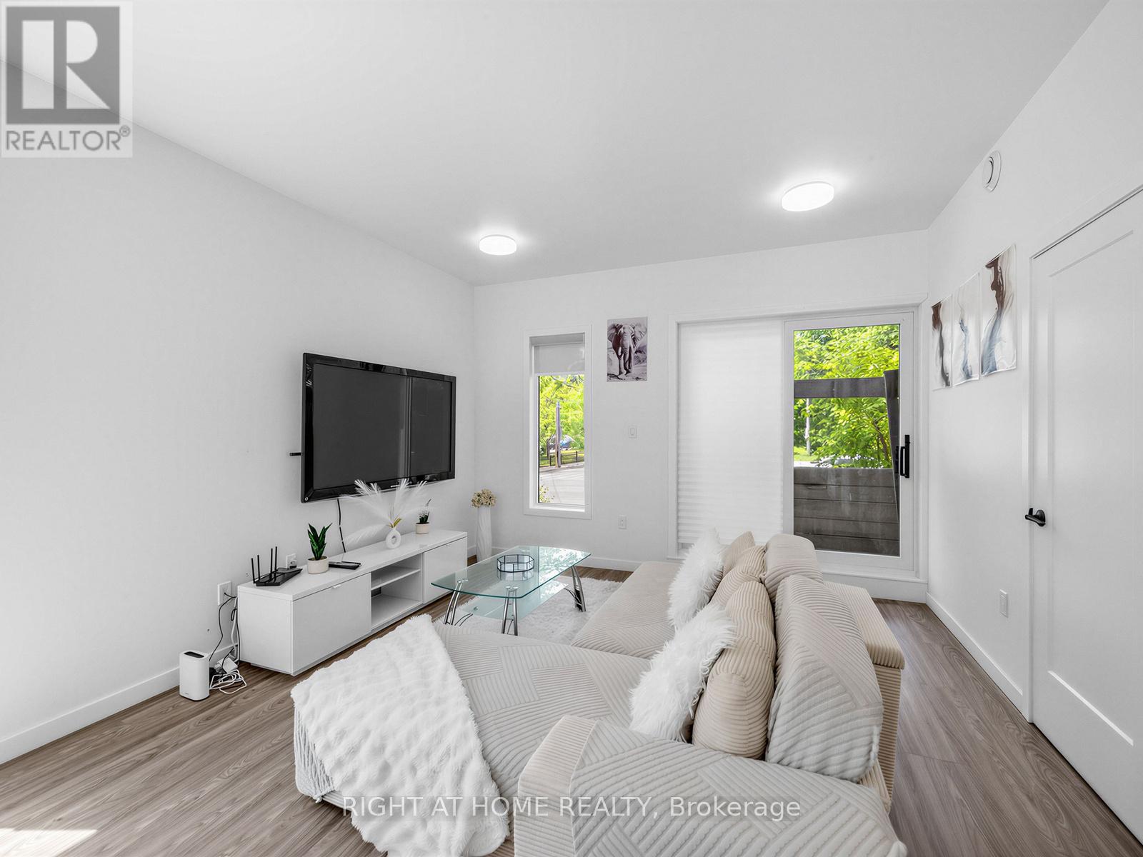 #5 - 148 Glenlake Avenue, Toronto, Ontario  M6P 1E7 - Photo 3 - W13430388