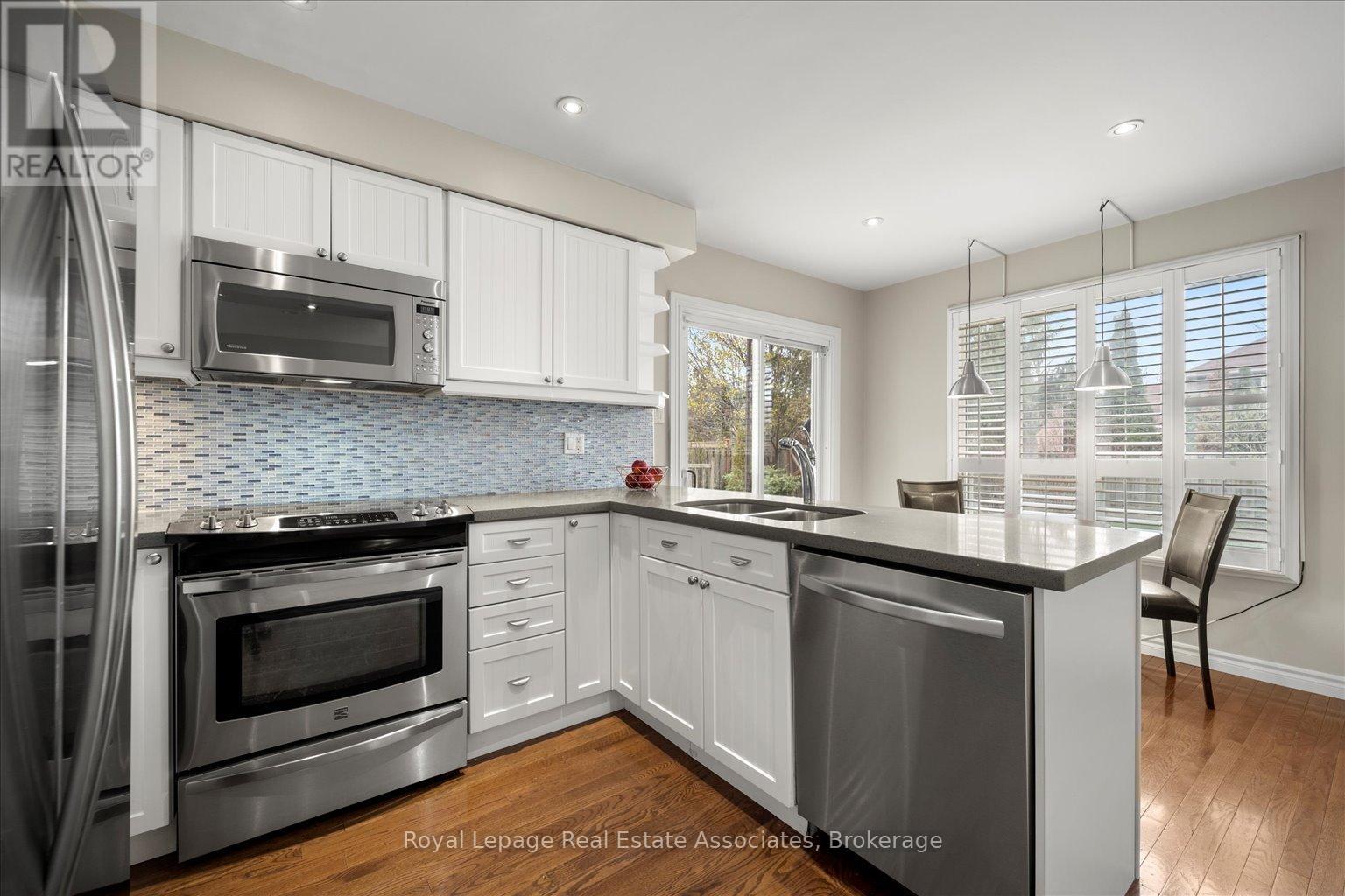 438 Claremont Crescent, Oakville, Ontario  L6J 6K1 - Photo 16 - W13430404