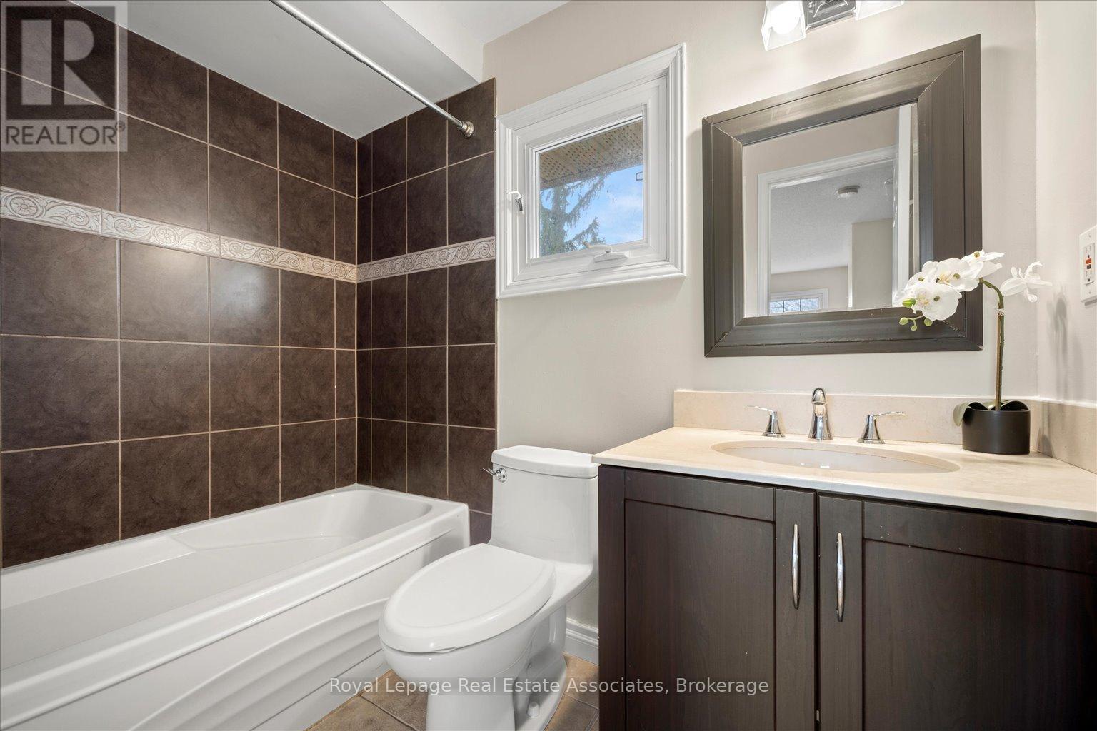 438 Claremont Crescent, Oakville, Ontario  L6J 6K1 - Photo 24 - W13430404