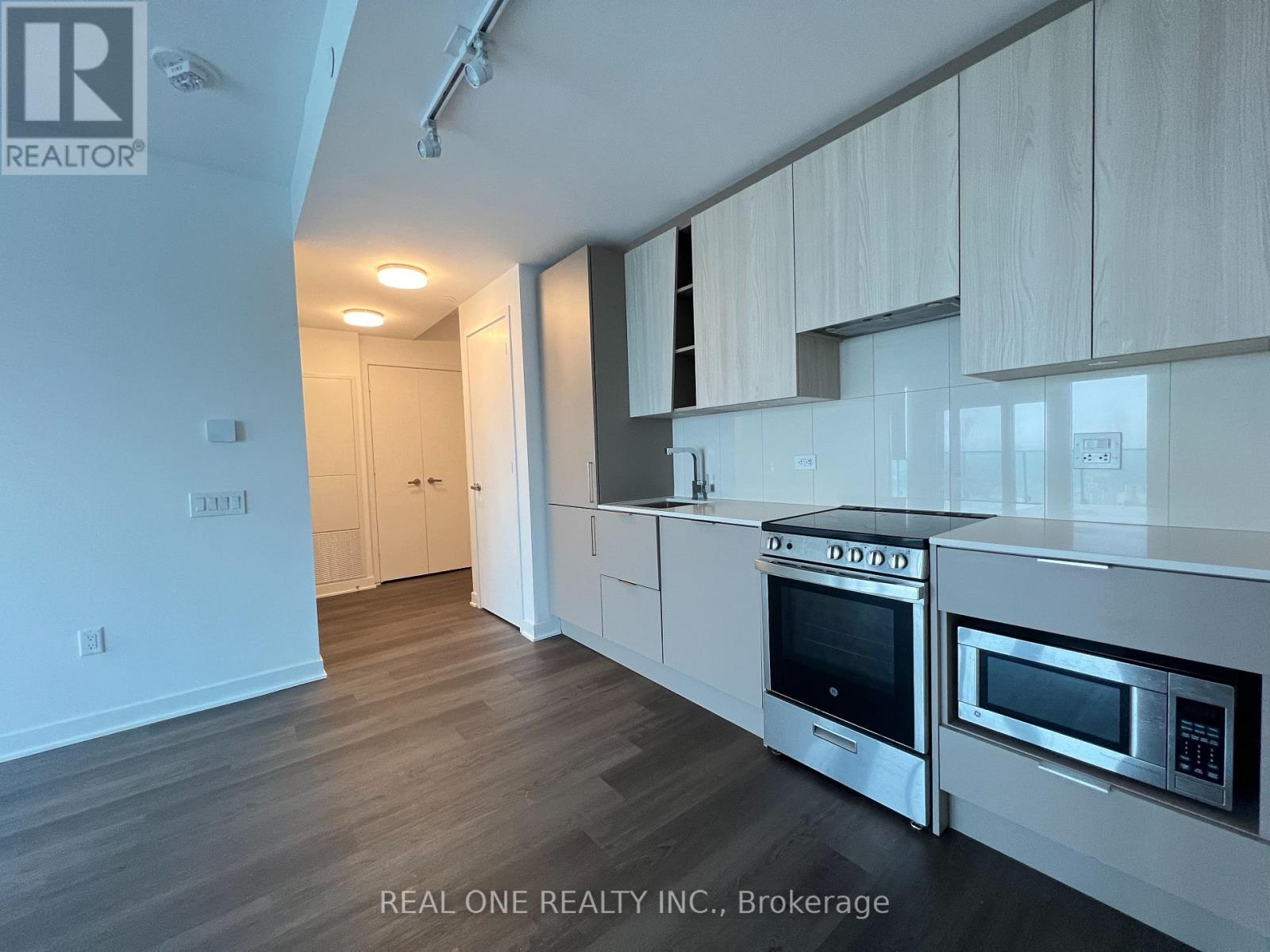 5001 - 3900 Confederation Parkway, Mississauga, Ontario  L5B 0M3 - Photo 10 - W13430418