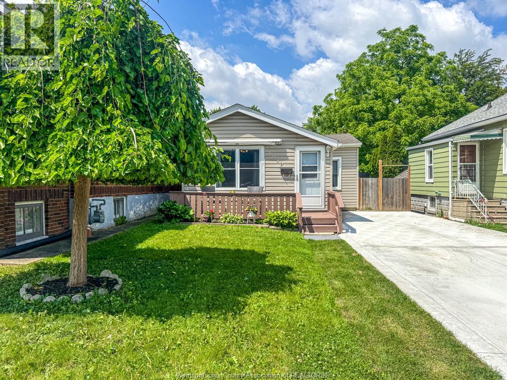 MLS# 26013613: 1639 ST LUKE, Windsor, Canada