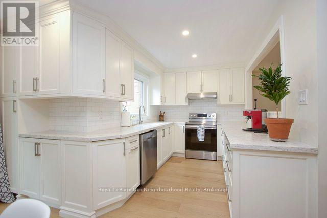 18 Threadgold Court, Whitby, Ontario  L1P 1L9 - Photo 14 - E13430496