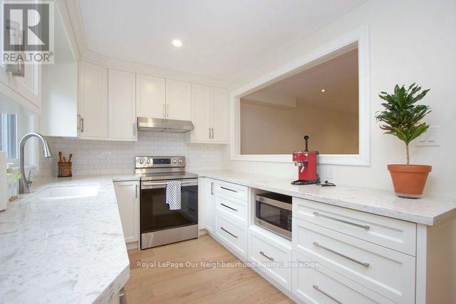 18 Threadgold Court, Whitby, Ontario  L1P 1L9 - Photo 18 - E13430496