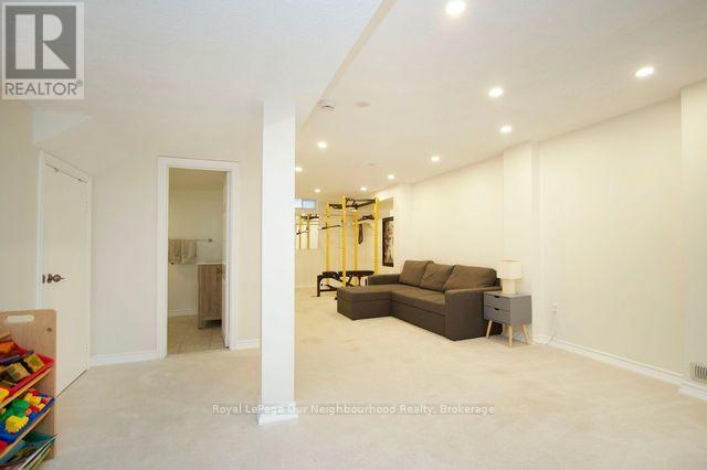 18 Threadgold Court, Whitby, Ontario  L1P 1L9 - Photo 29 - E13430496
