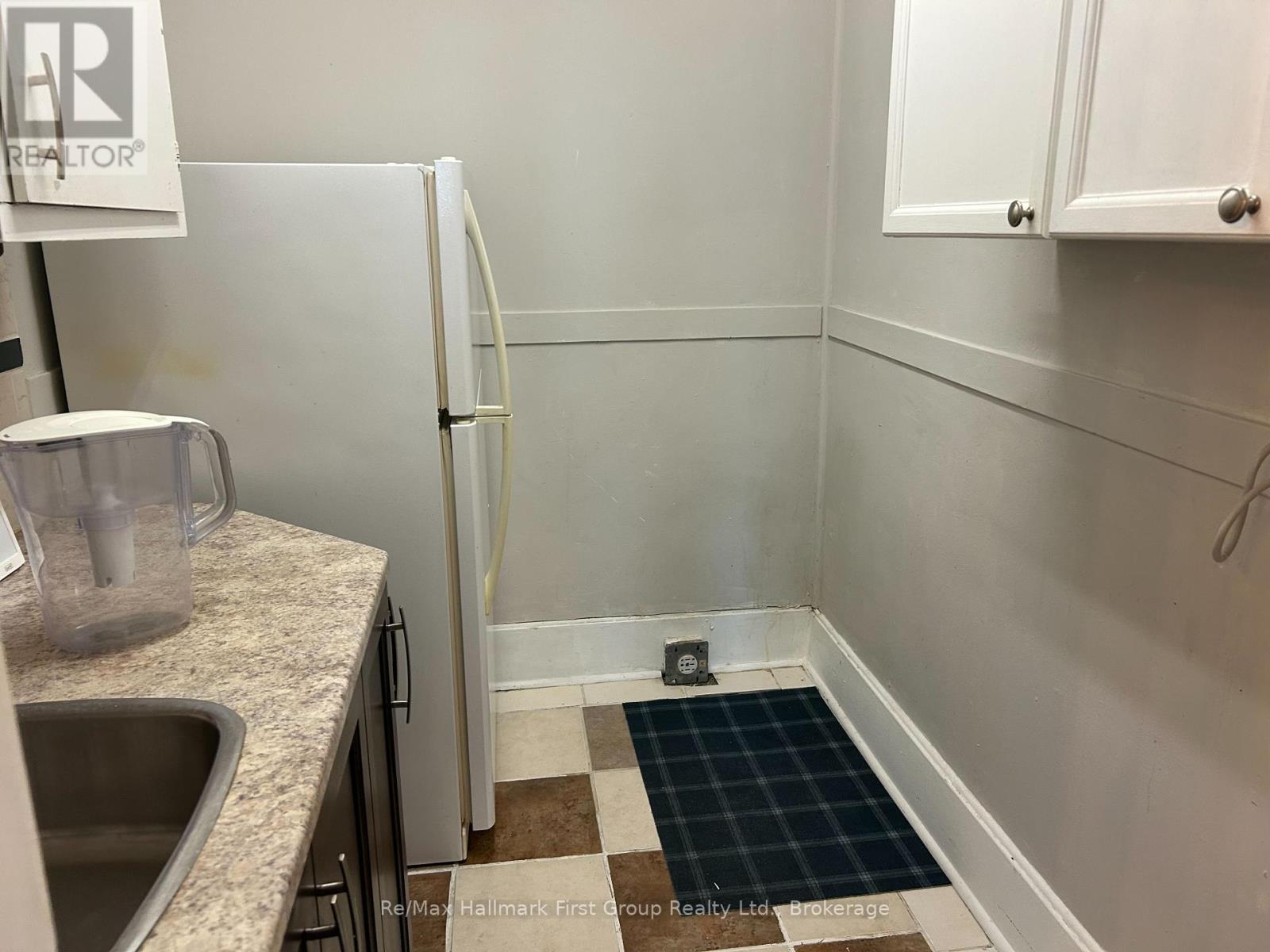 Upper - 108 Brock Street, Whitby, Ontario  L1N 4H2 - Photo 2 - E13430830