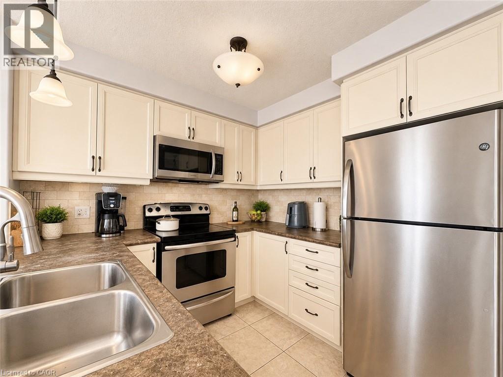 1333 Countrystone Drive, Kitchener, Ontario N2N 3R9 - Photo 2 - 40838857