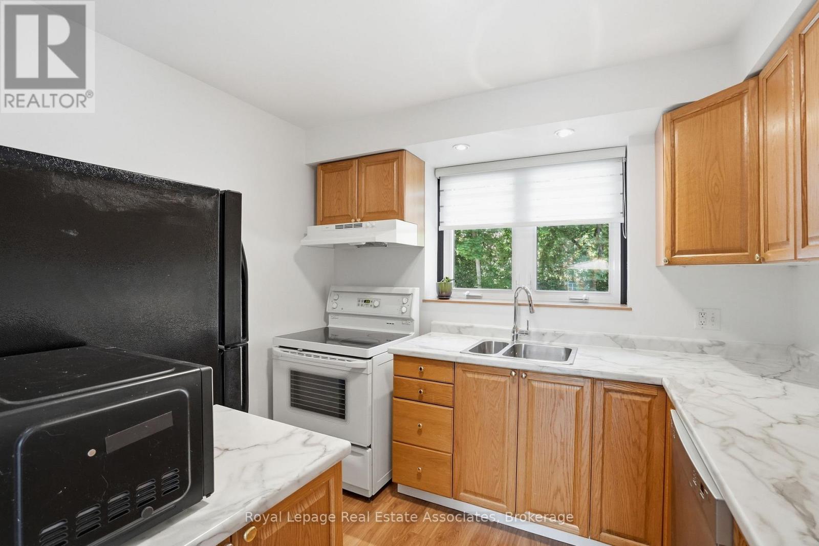 D(4) - 16d Bond Street S, Hamilton, Ontario  L9H 3H1 - Photo 14 - X13430306