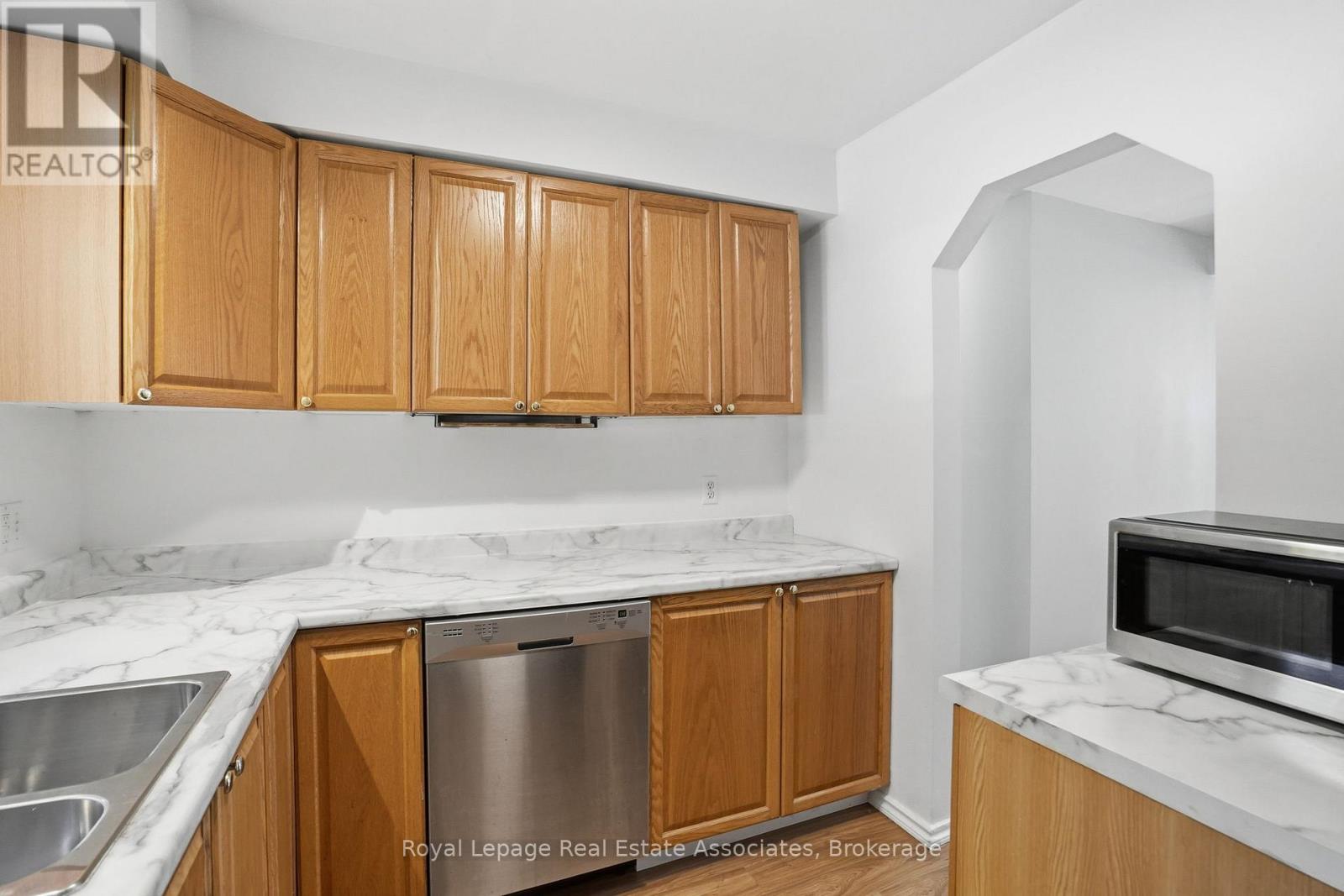 D(4) - 16d Bond Street S, Hamilton, Ontario  L9H 3H1 - Photo 16 - X13430306